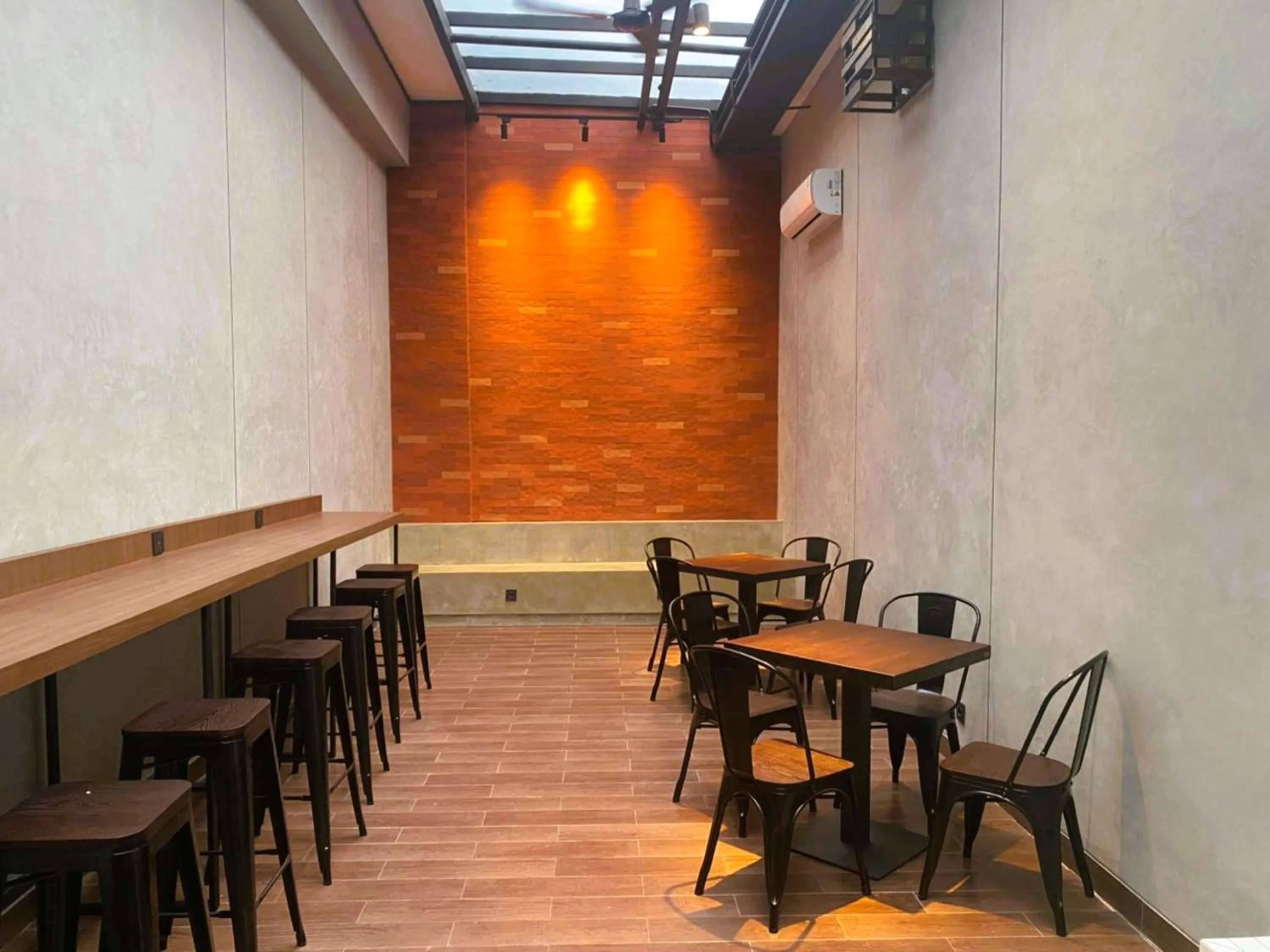 Restaurant/places to eat in Citadines Connect Airport Jakarta Hotel