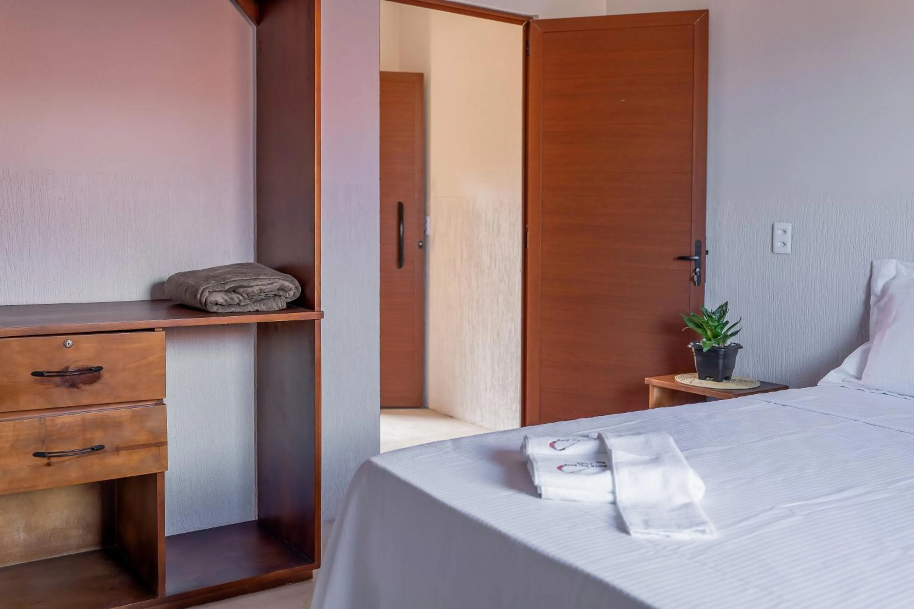 Photo of the whole room, Bed in Pousada Rota do Kite Preá