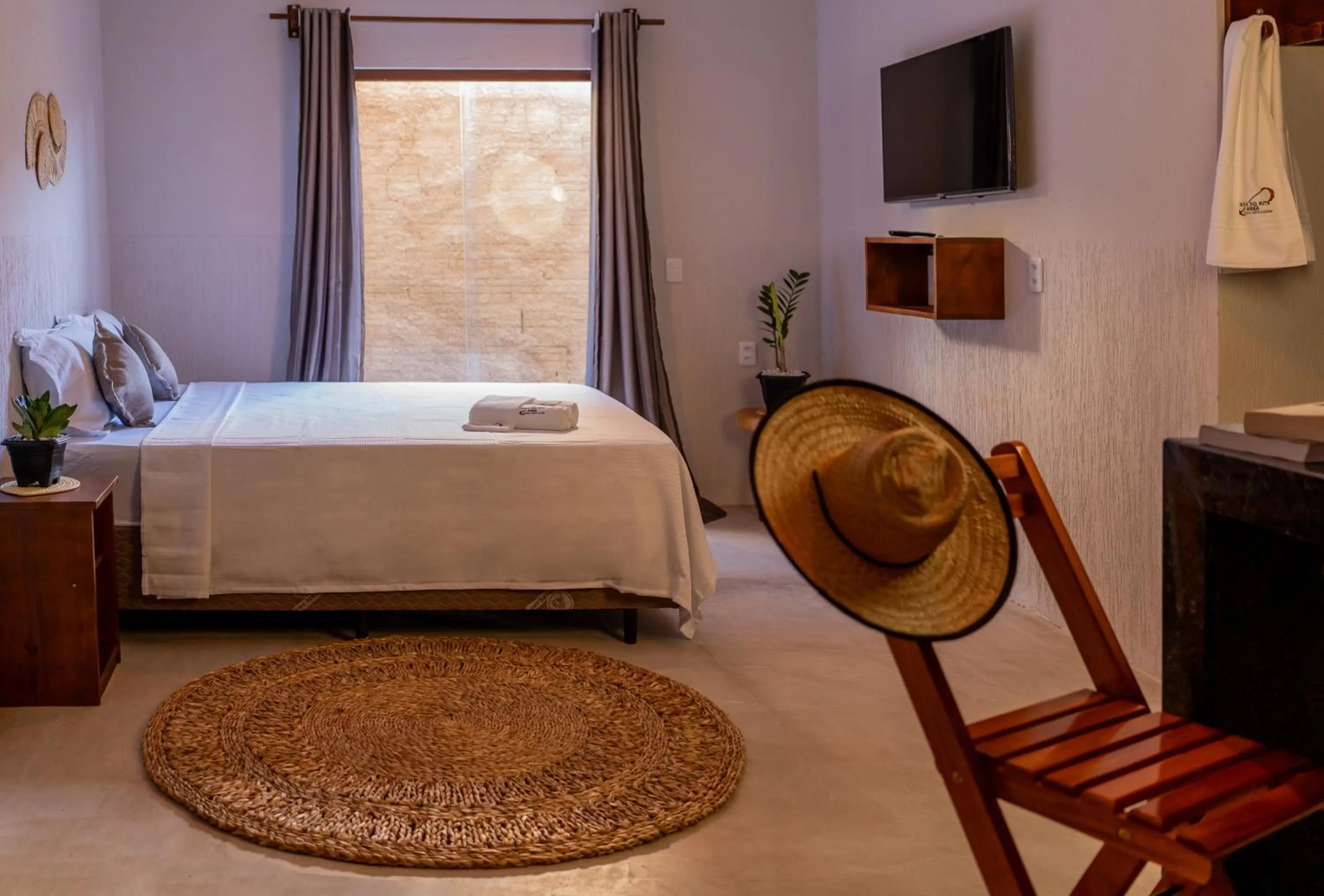 Photo of the whole room, Bed in Pousada Rota do Kite Preá