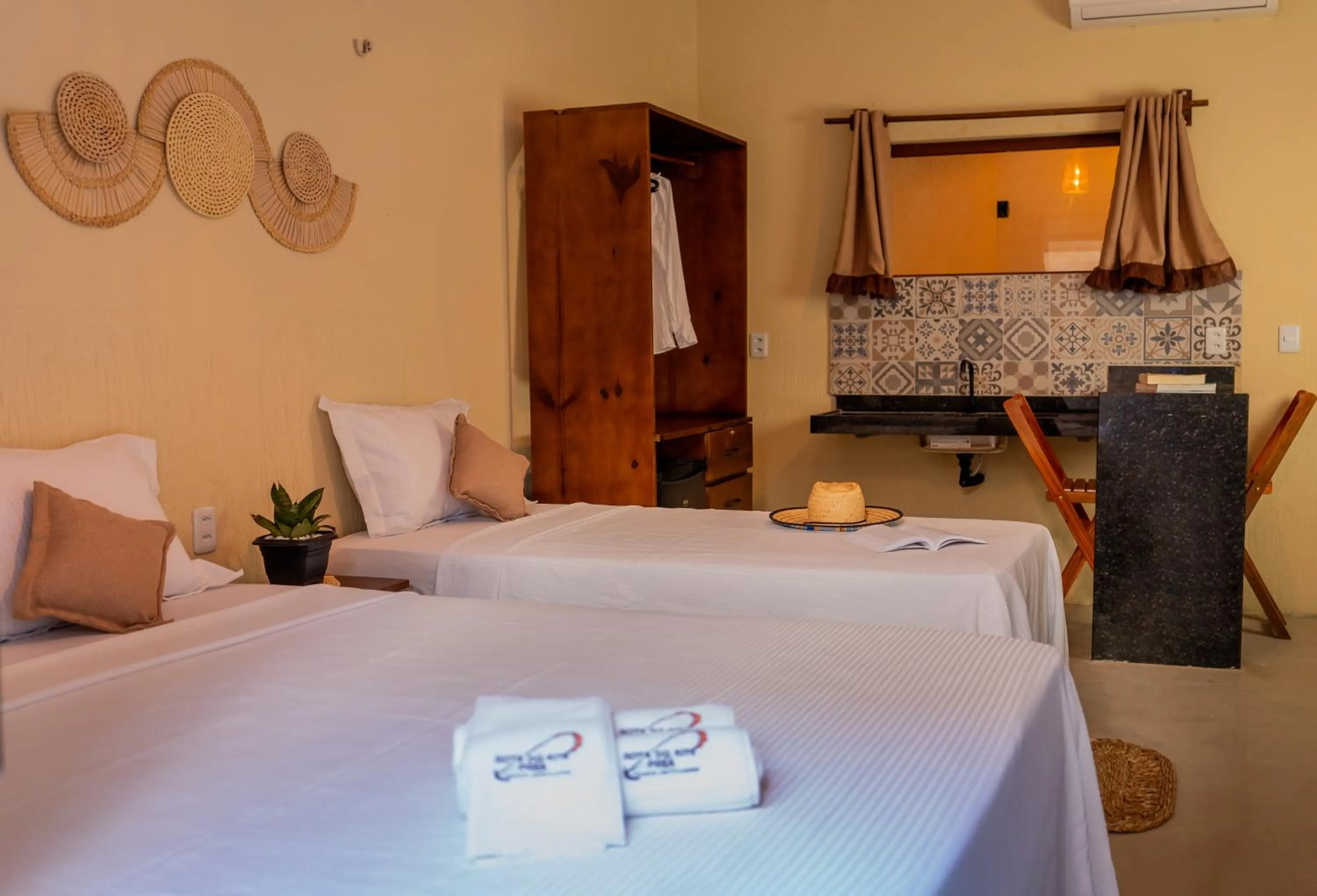 Photo of the whole room, Bed in Pousada Rota do Kite Preá