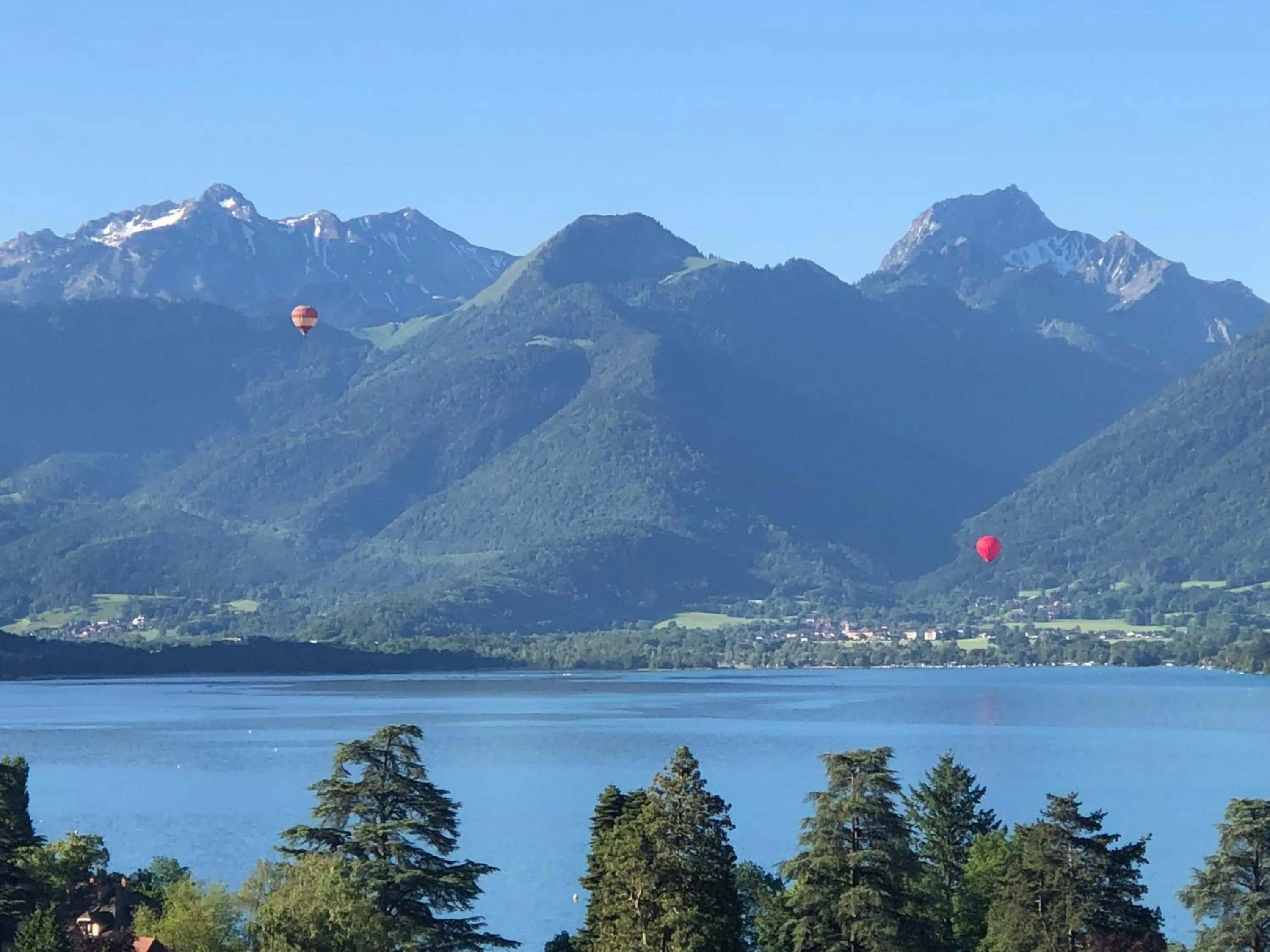 Lake view in Chalet Christine