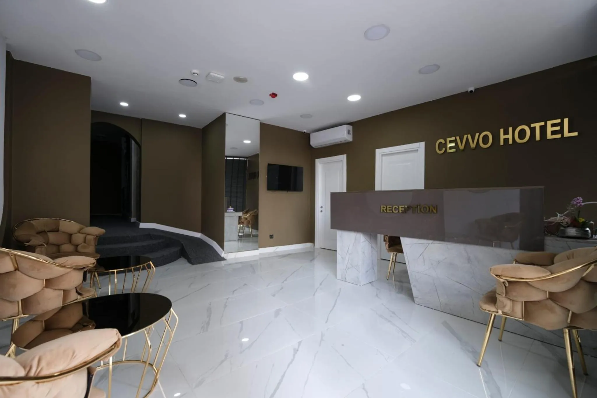 Lobby or reception in Cevvo Hotel
