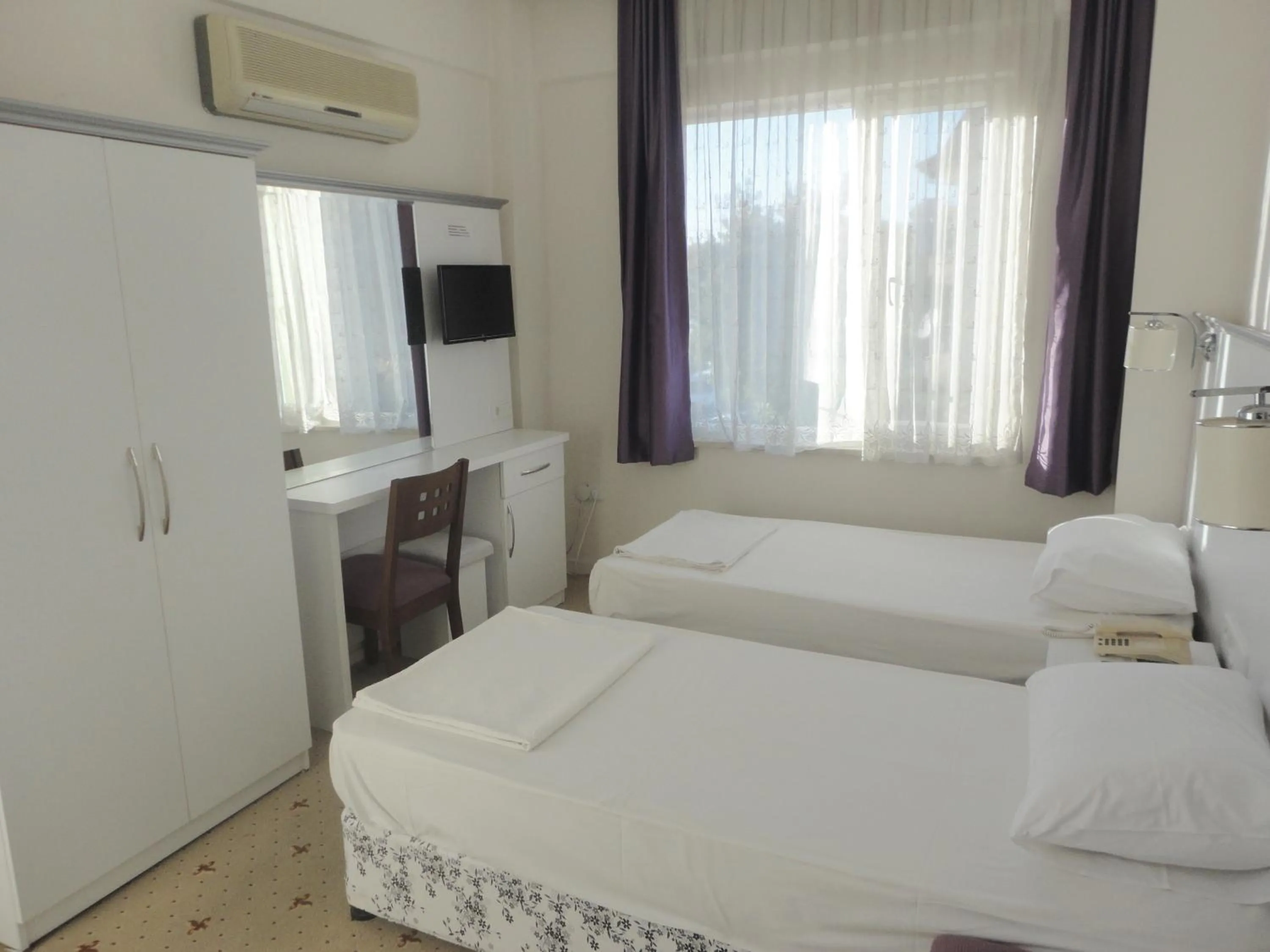 Photo of the whole room, Bed in Cicek Hotel & Apartments