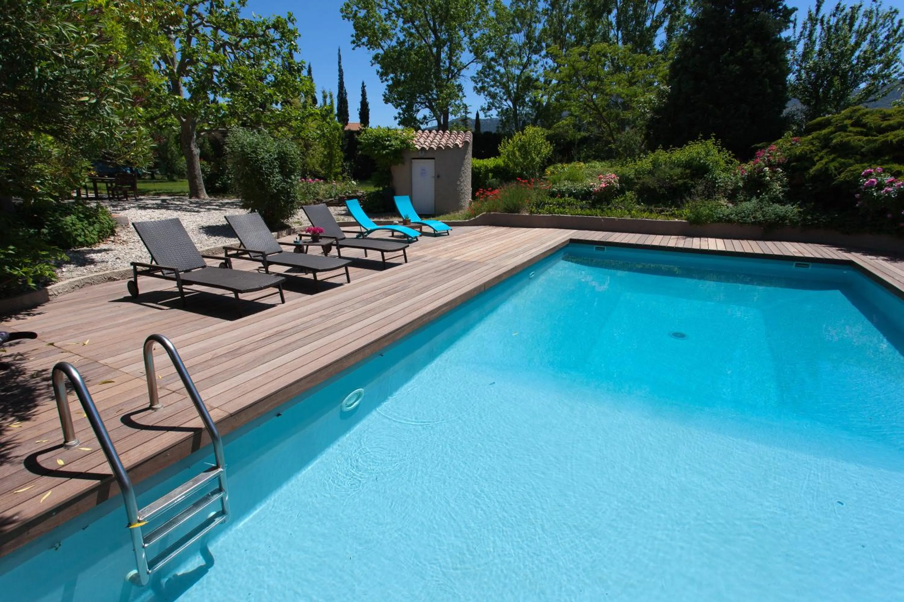 Swimming pool in Le Mas de Bertagne