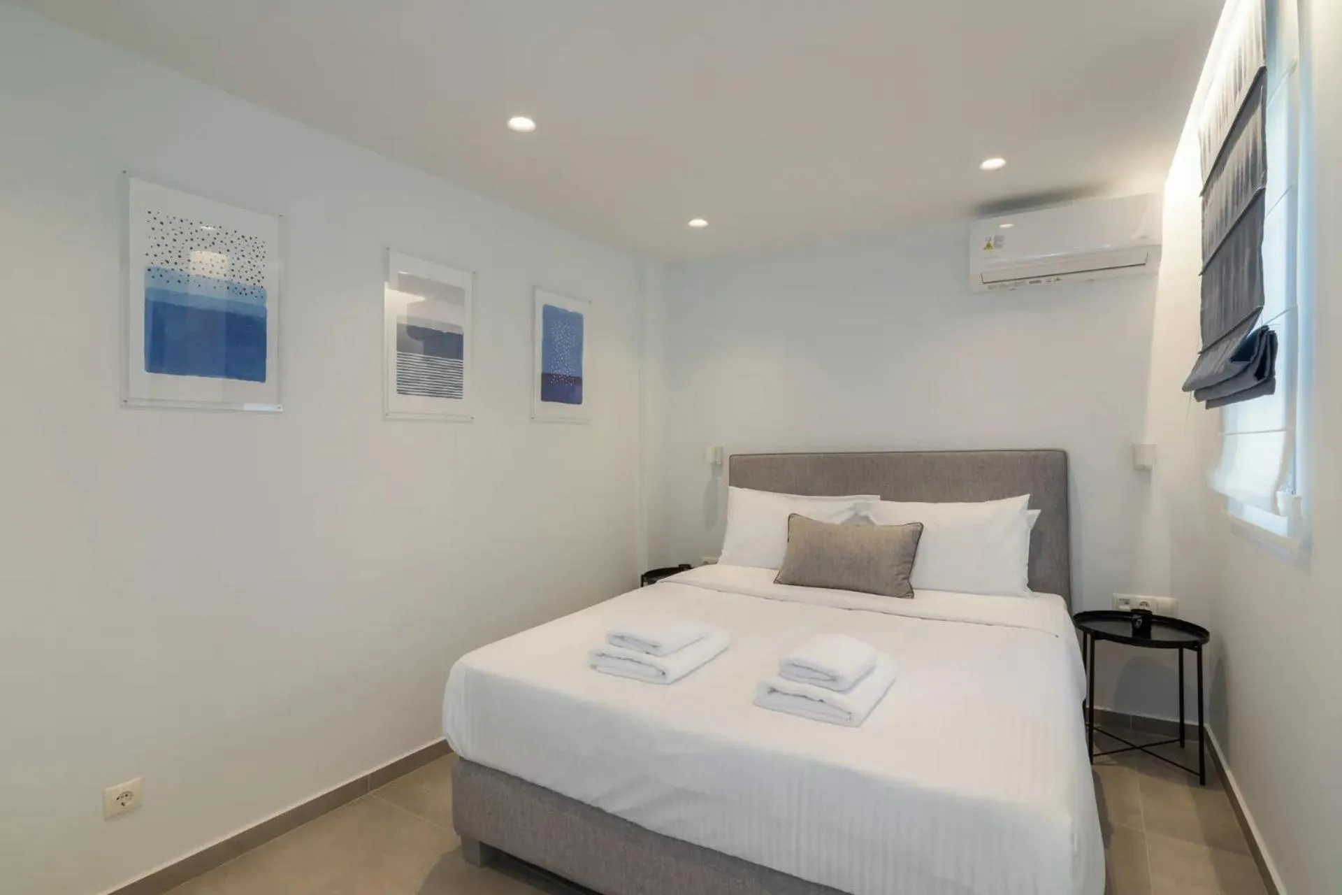 Bed in Athens Theatrou Apartments