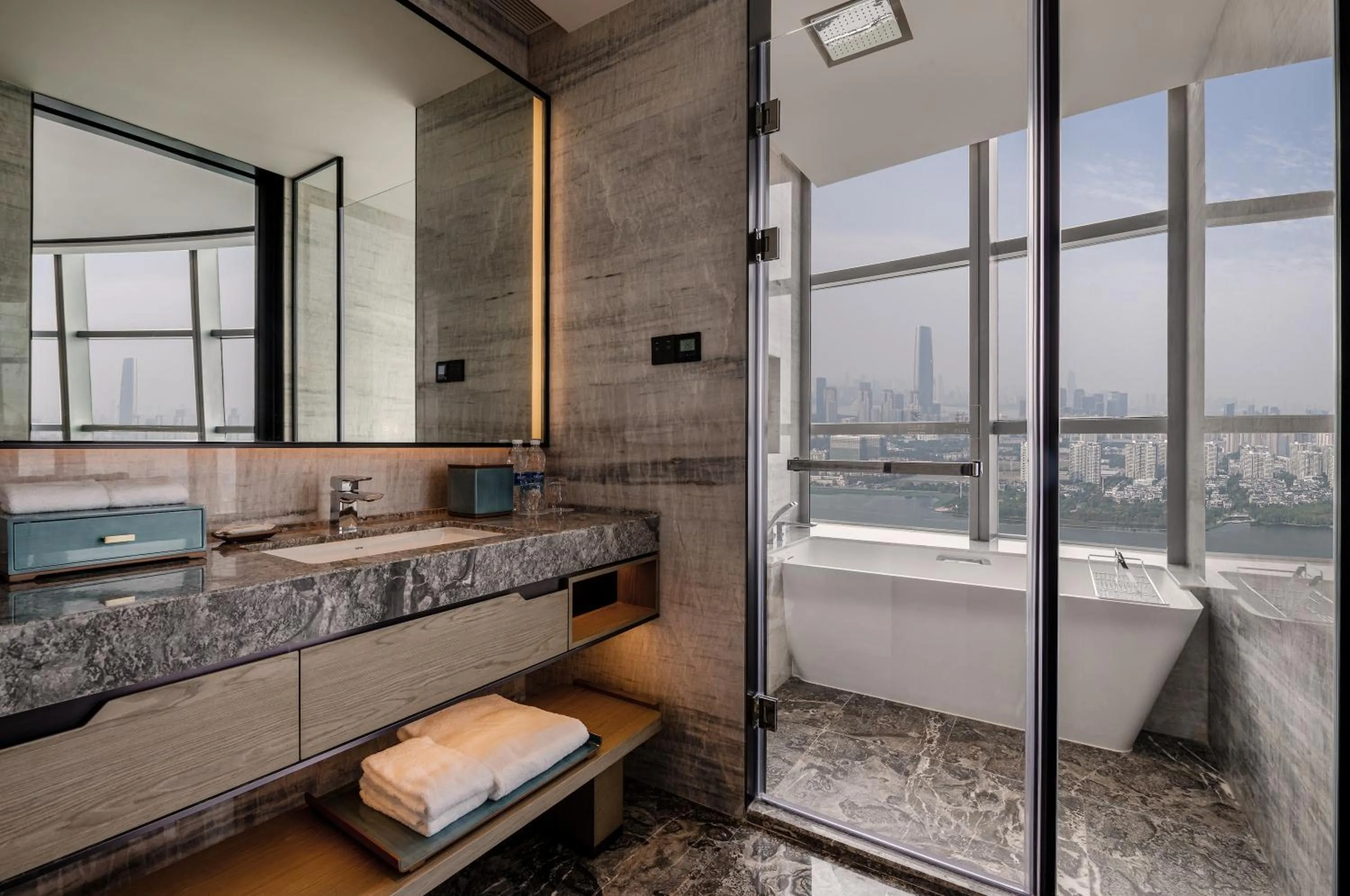 Nearby landmark in Wuhan Marriott Hotel Wuchang