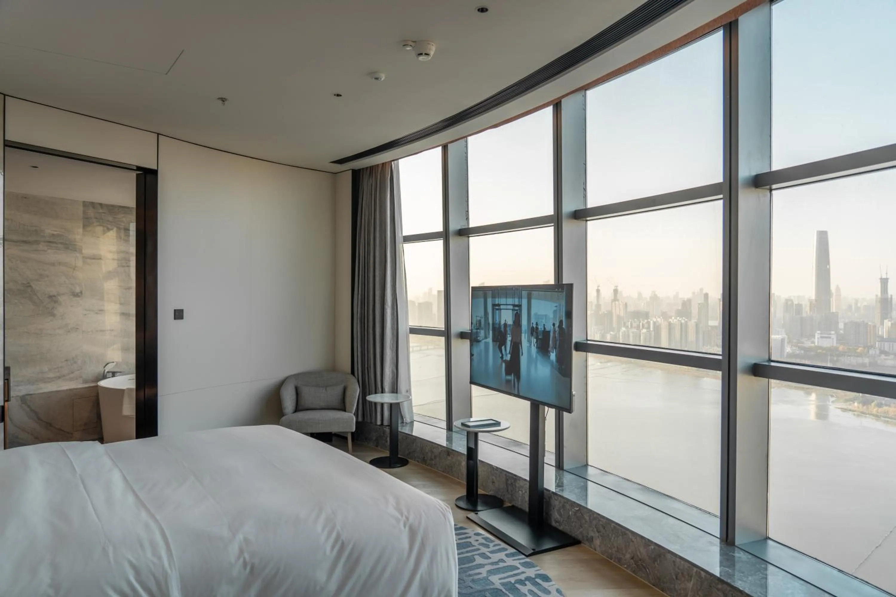 Bedroom, Bed in Wuhan Marriott Hotel Wuchang