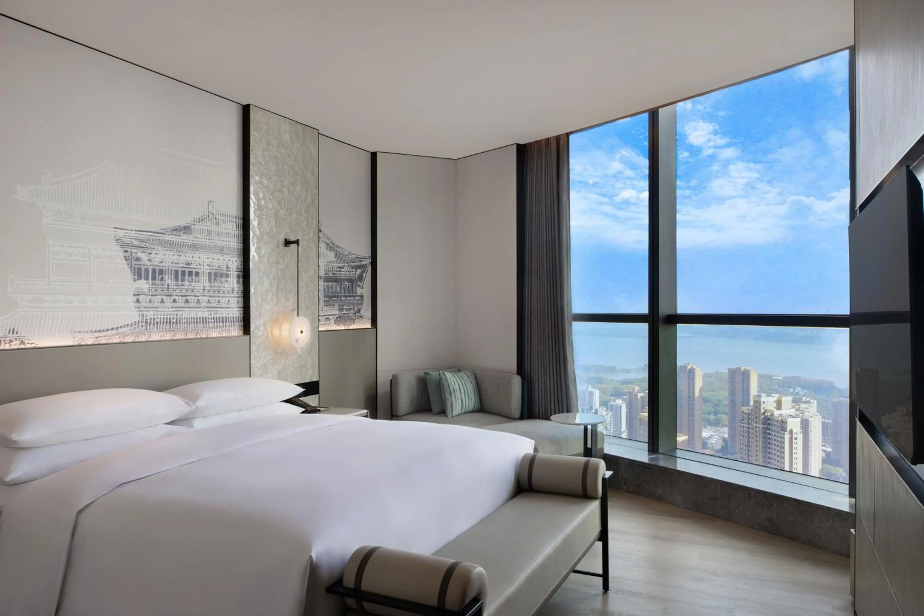 Photo of the whole room, Bed in Wuhan Marriott Hotel Wuchang