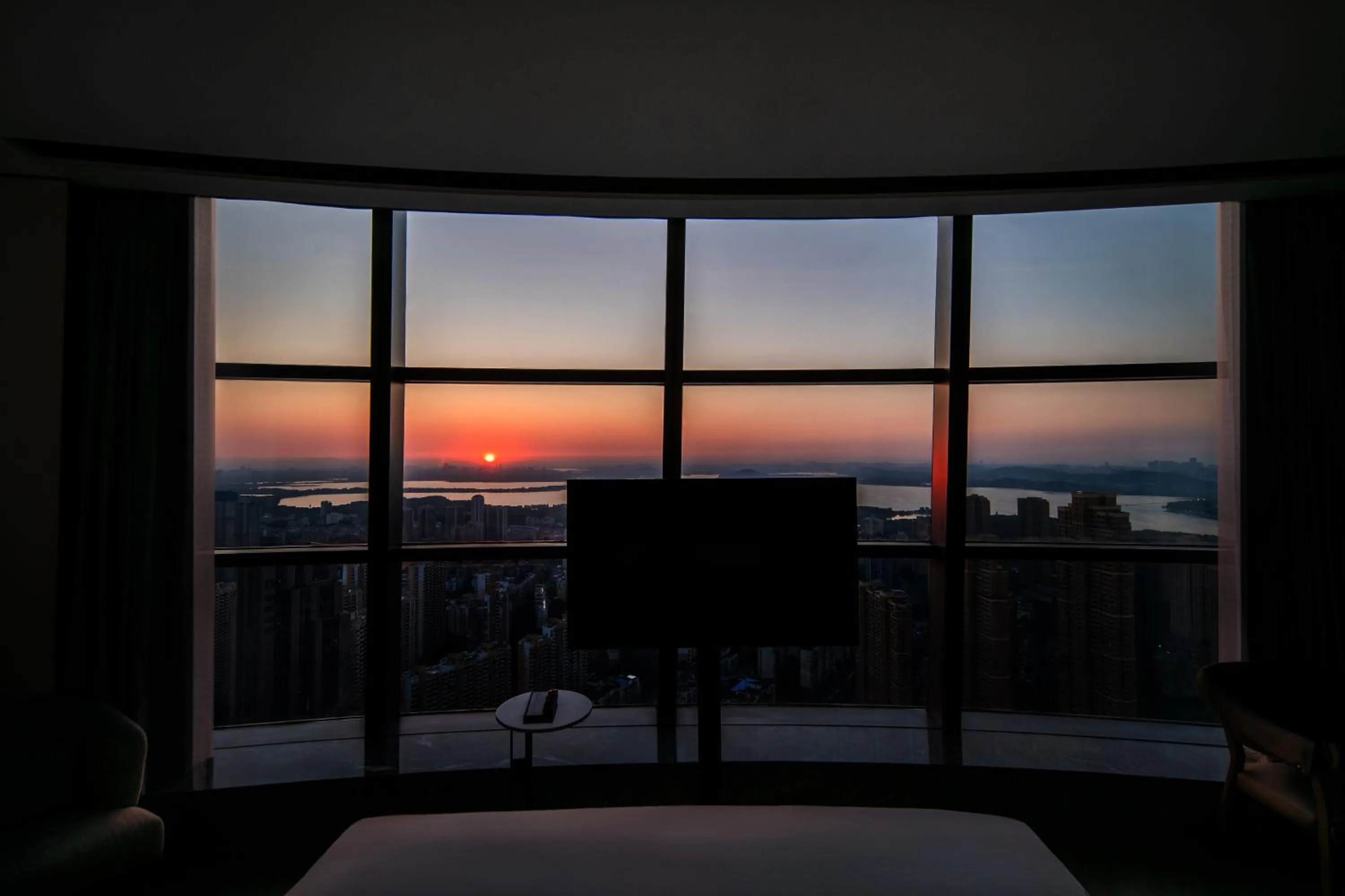 Lake view, Bed in Wuhan Marriott Hotel Wuchang