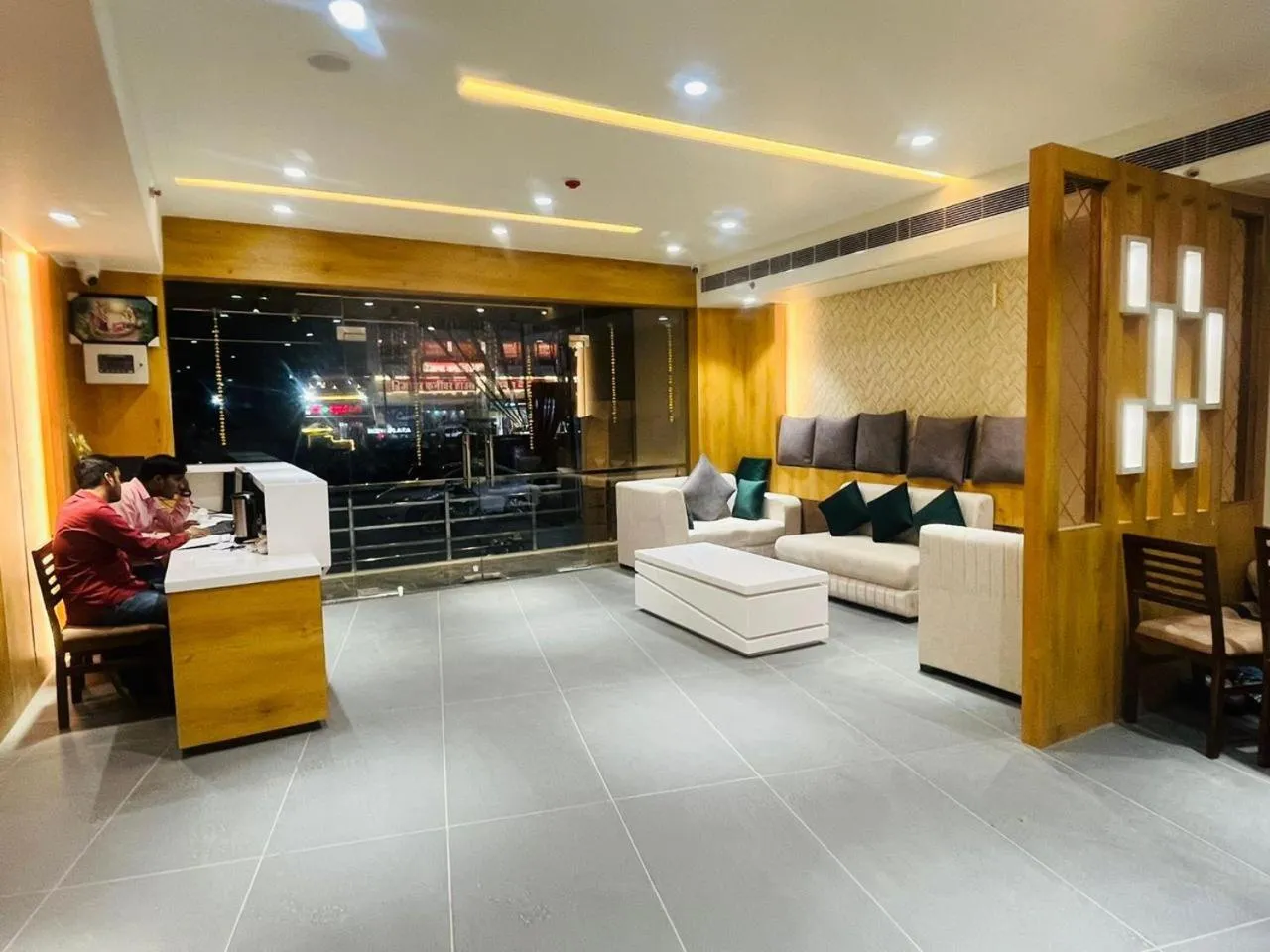 Lobby or reception in Hotel Anju Shree Inn-Near Jaipur Airport Terminal 1