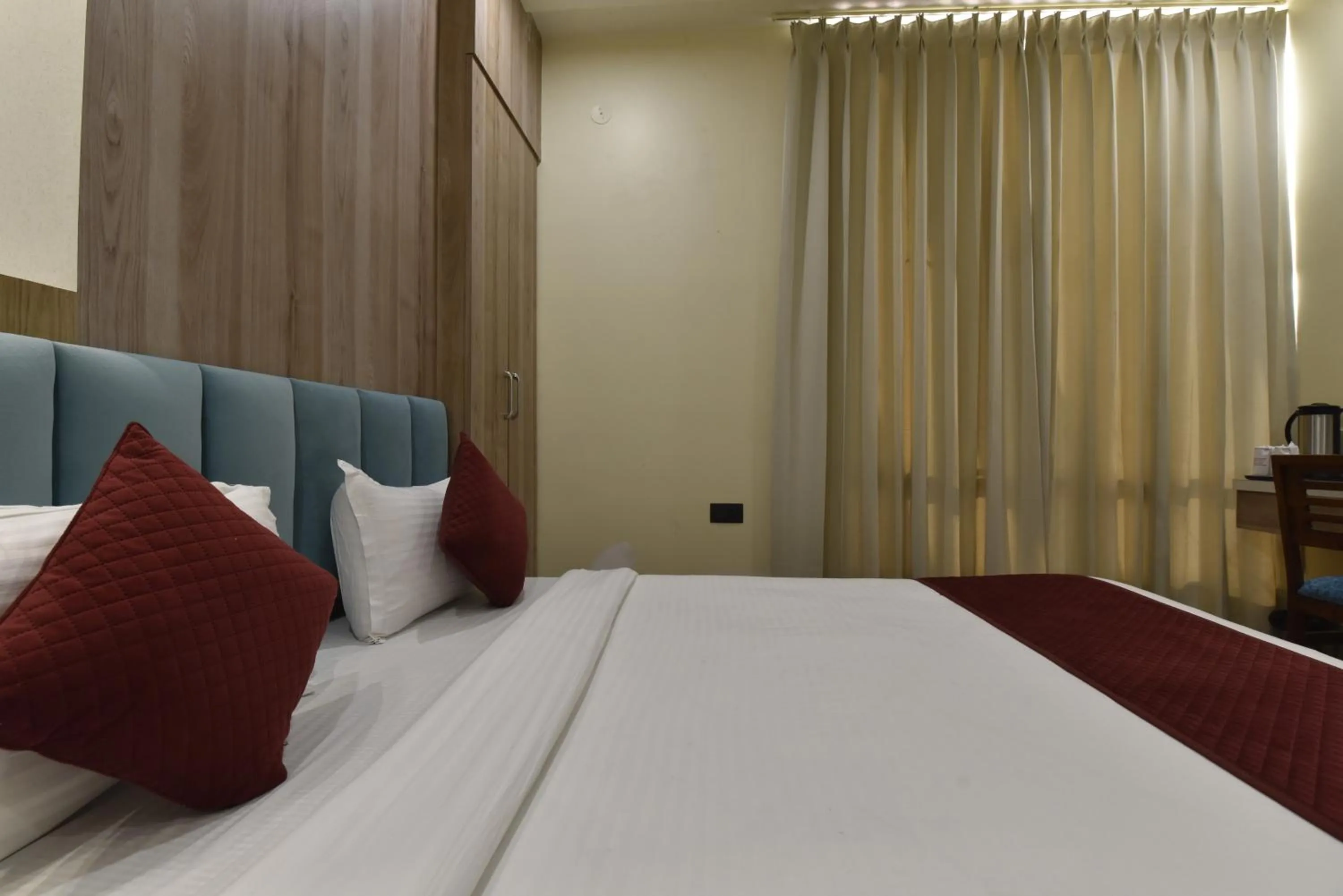 Bed in Hotel Anju Shree Inn-Near Jaipur Airport Terminal 1