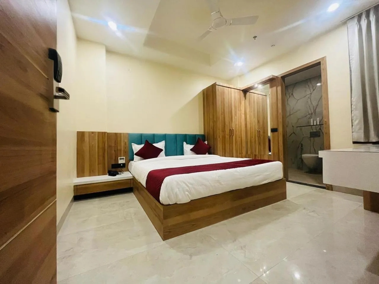 Bedroom in Hotel Anju Shree Inn-Near Jaipur Airport Terminal 1
