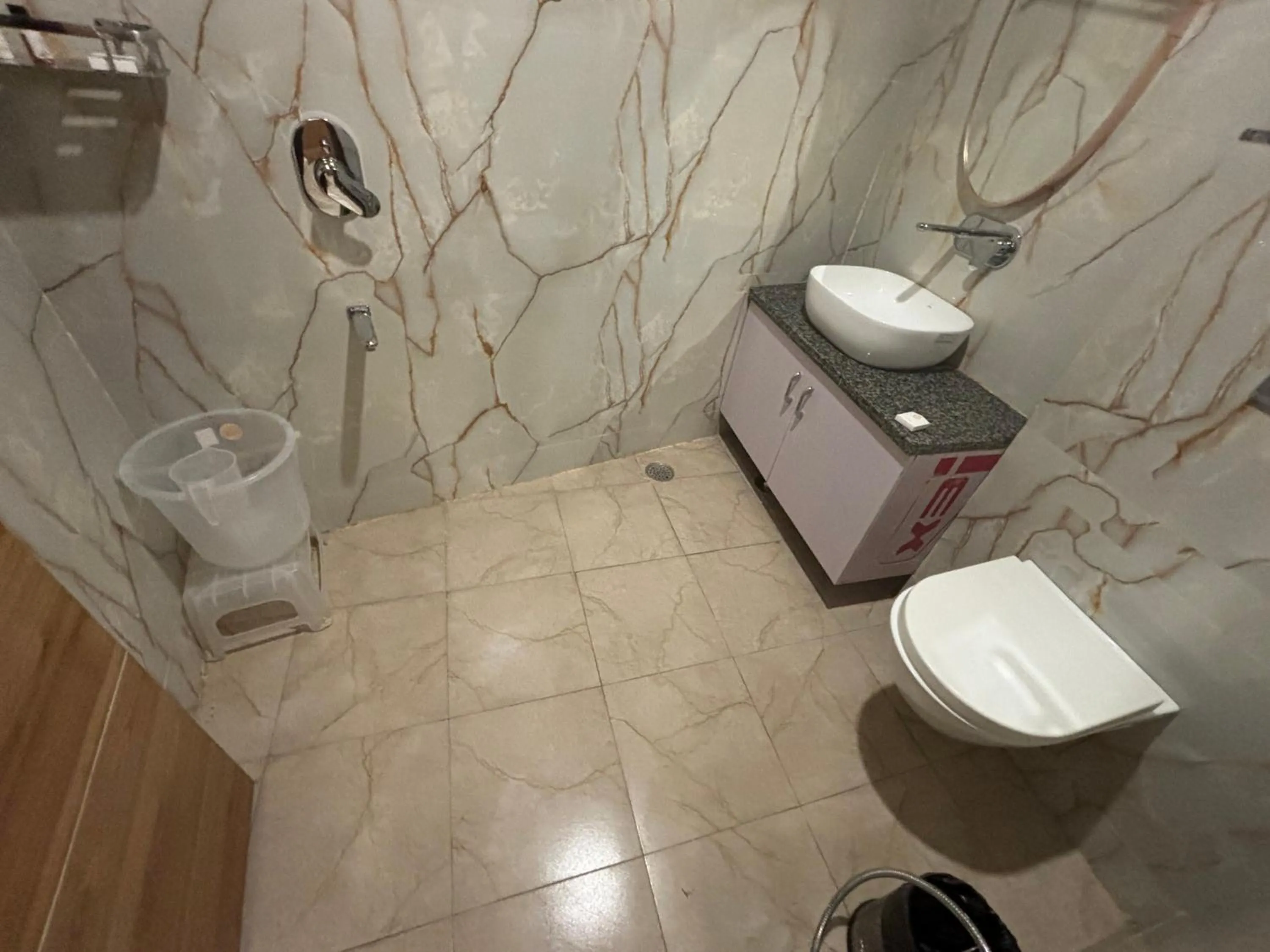 Bathroom in Hotel Anju Shree Inn-Near Jaipur Airport Terminal 1