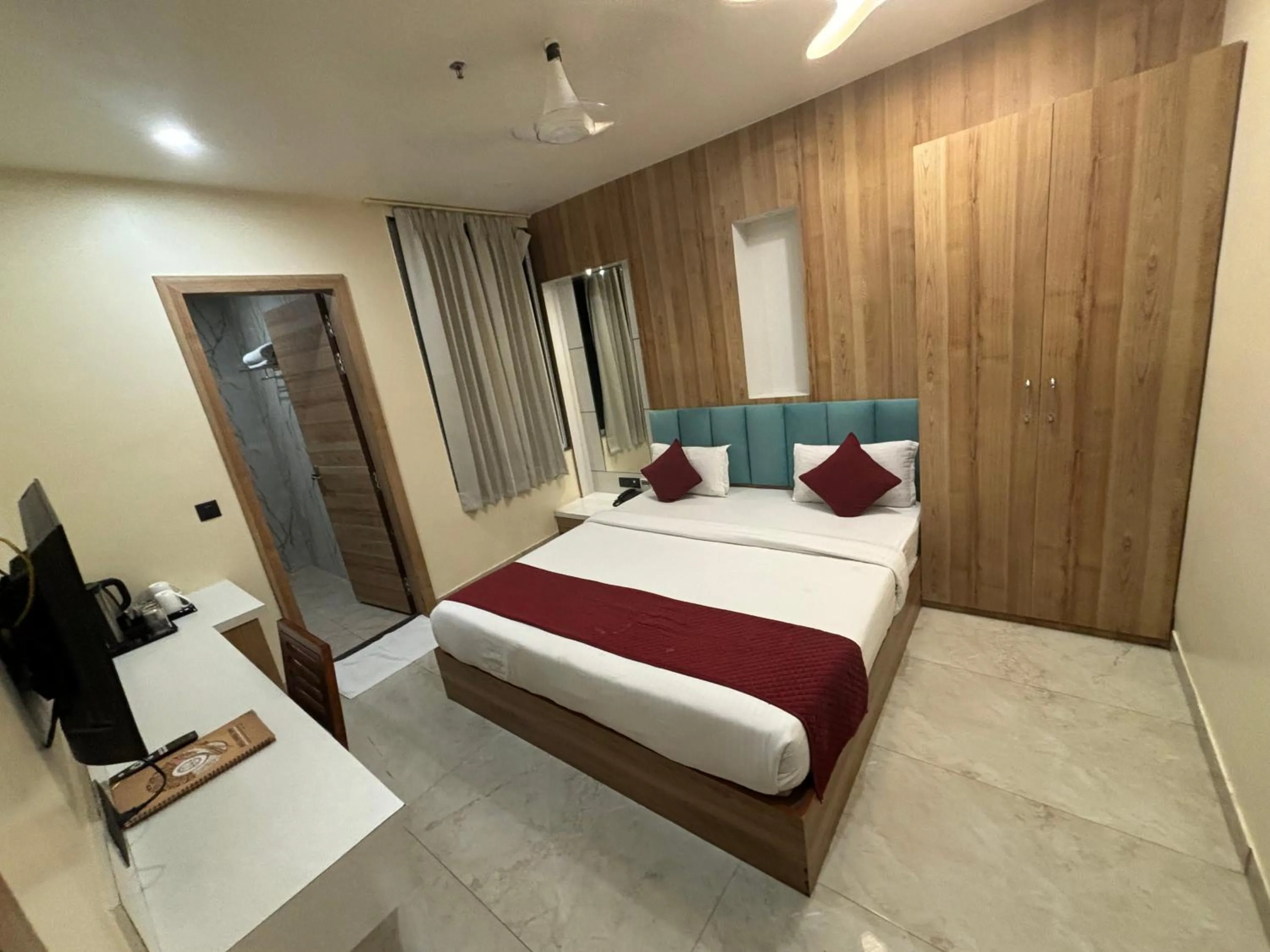 Bed in Hotel Anju Shree Inn-Near Jaipur Airport Terminal 1