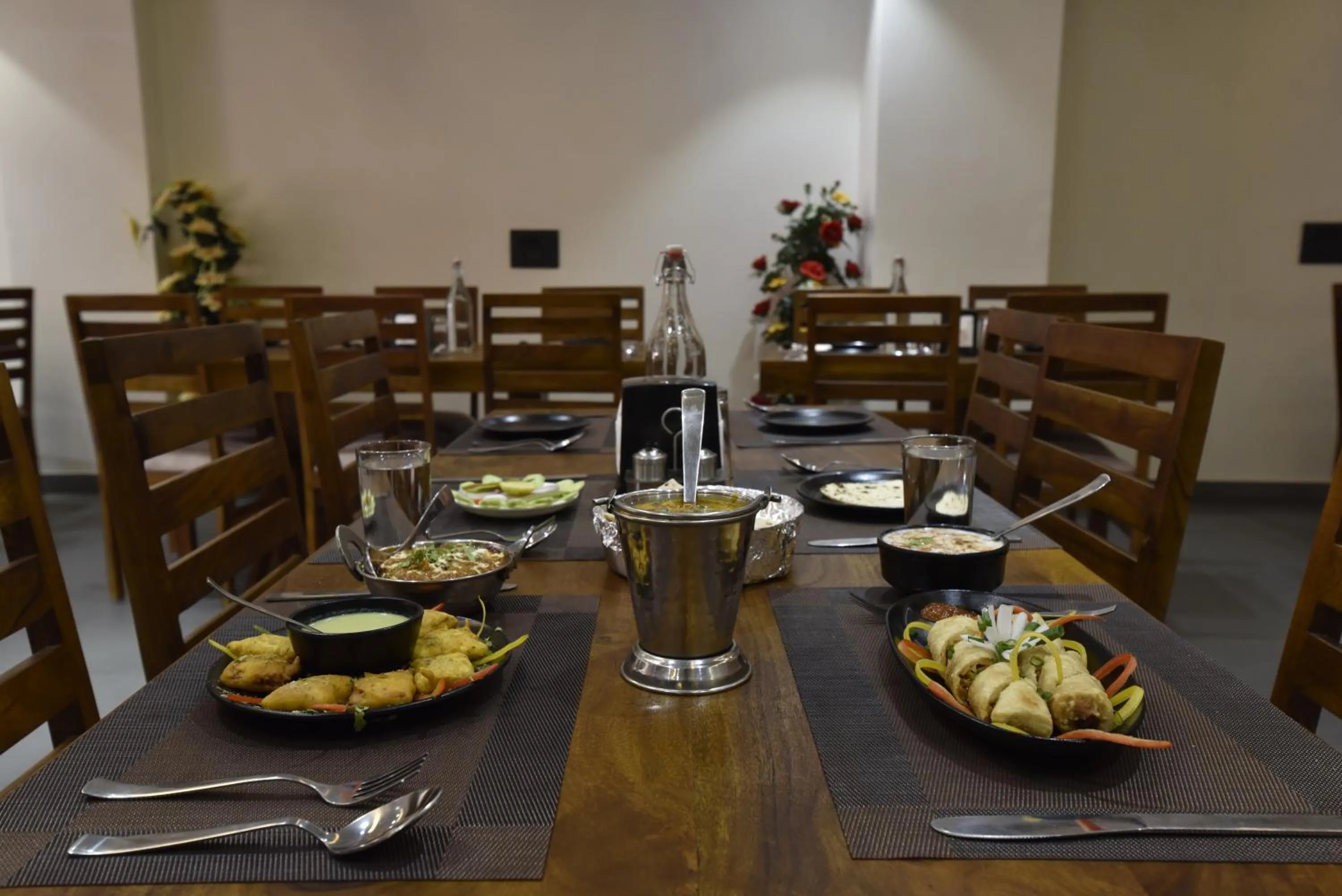 Restaurant/places to eat in Hotel Anju Shree Inn-Near Jaipur Airport Terminal 1
