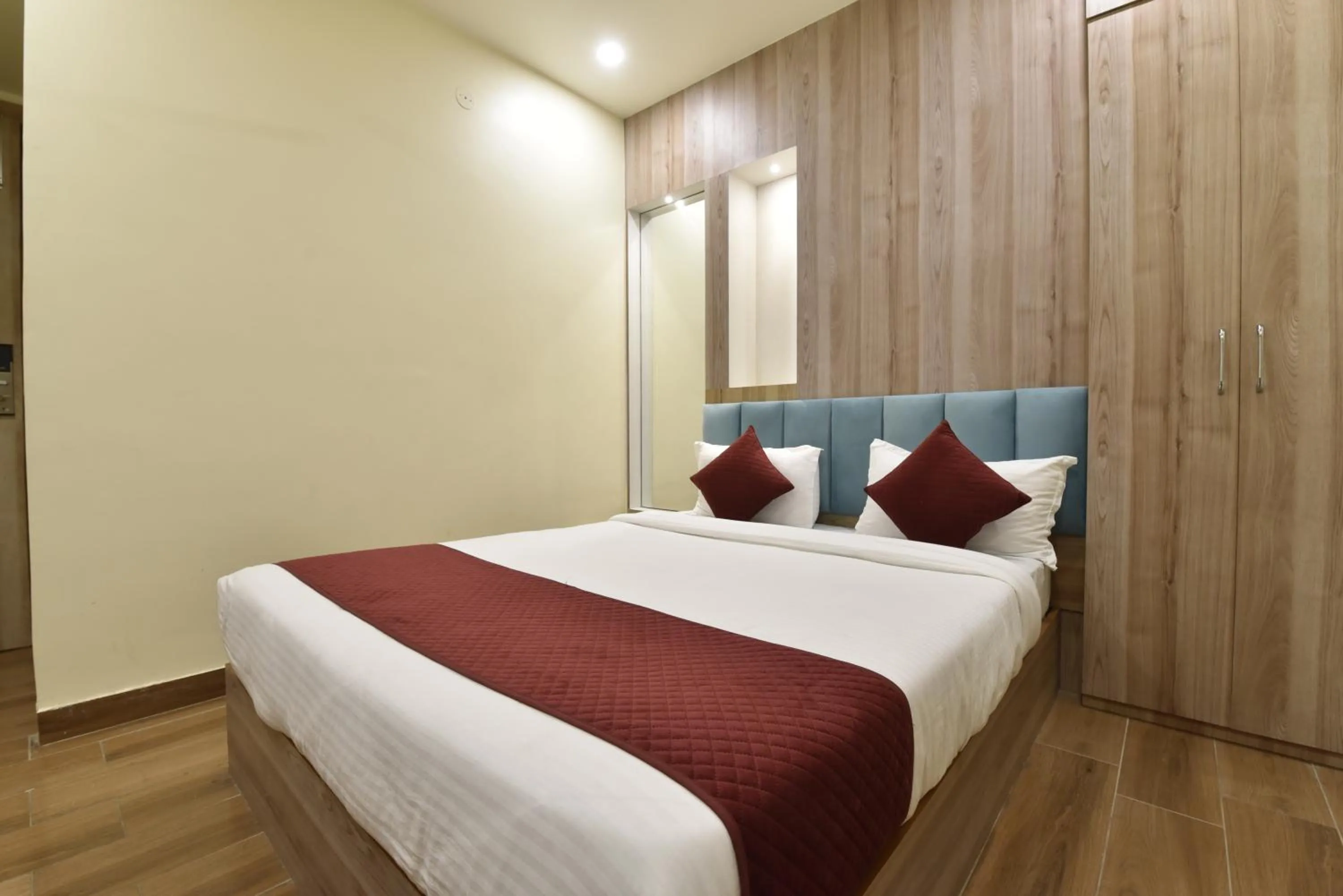 Bed in Hotel Anju Shree Inn-Near Jaipur Airport Terminal 1