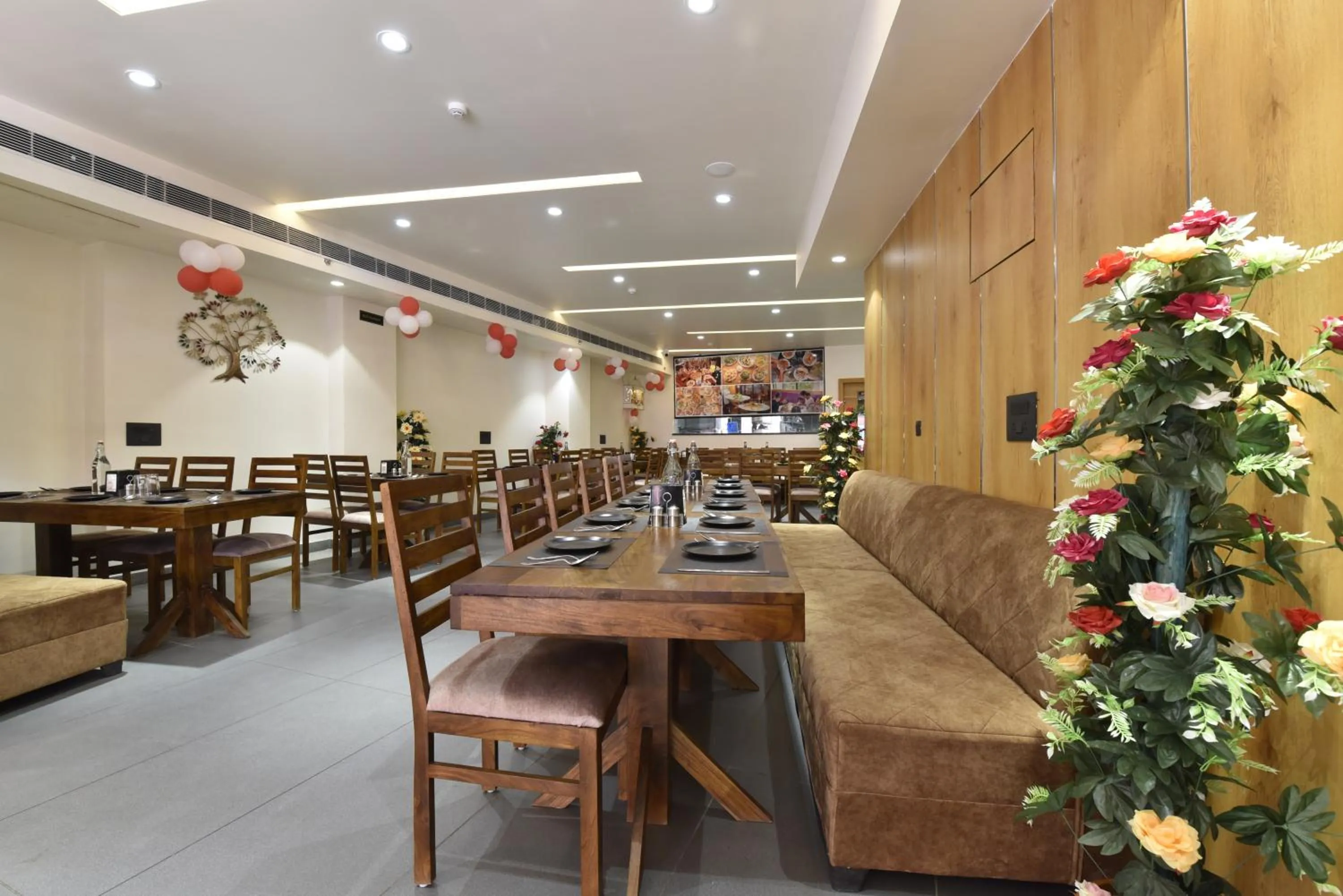 Restaurant/places to eat in Hotel Anju Shree Inn-Near Jaipur Airport Terminal 1