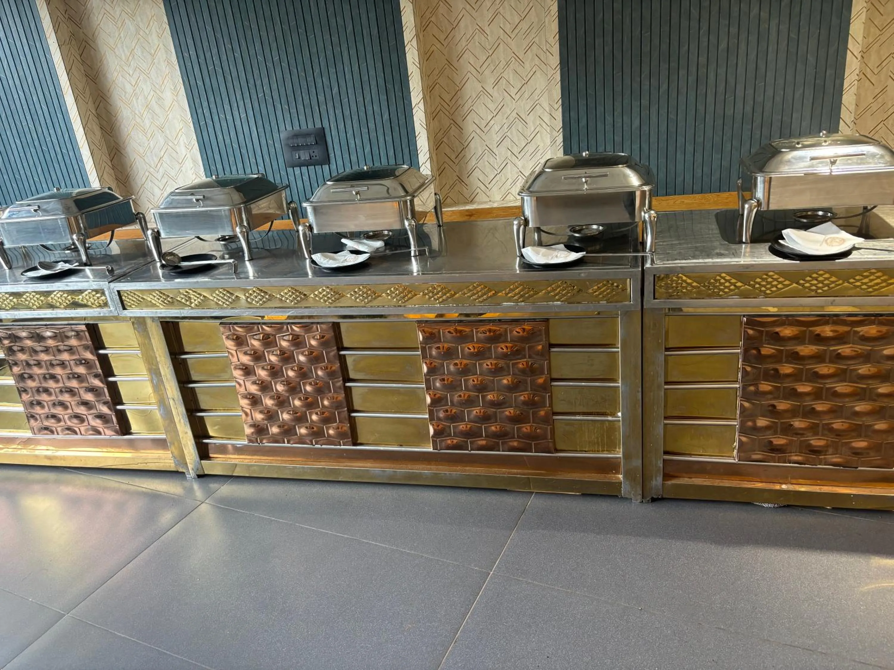 Restaurant/places to eat in Hotel Anju Shree Inn-Near Jaipur Airport Terminal 1