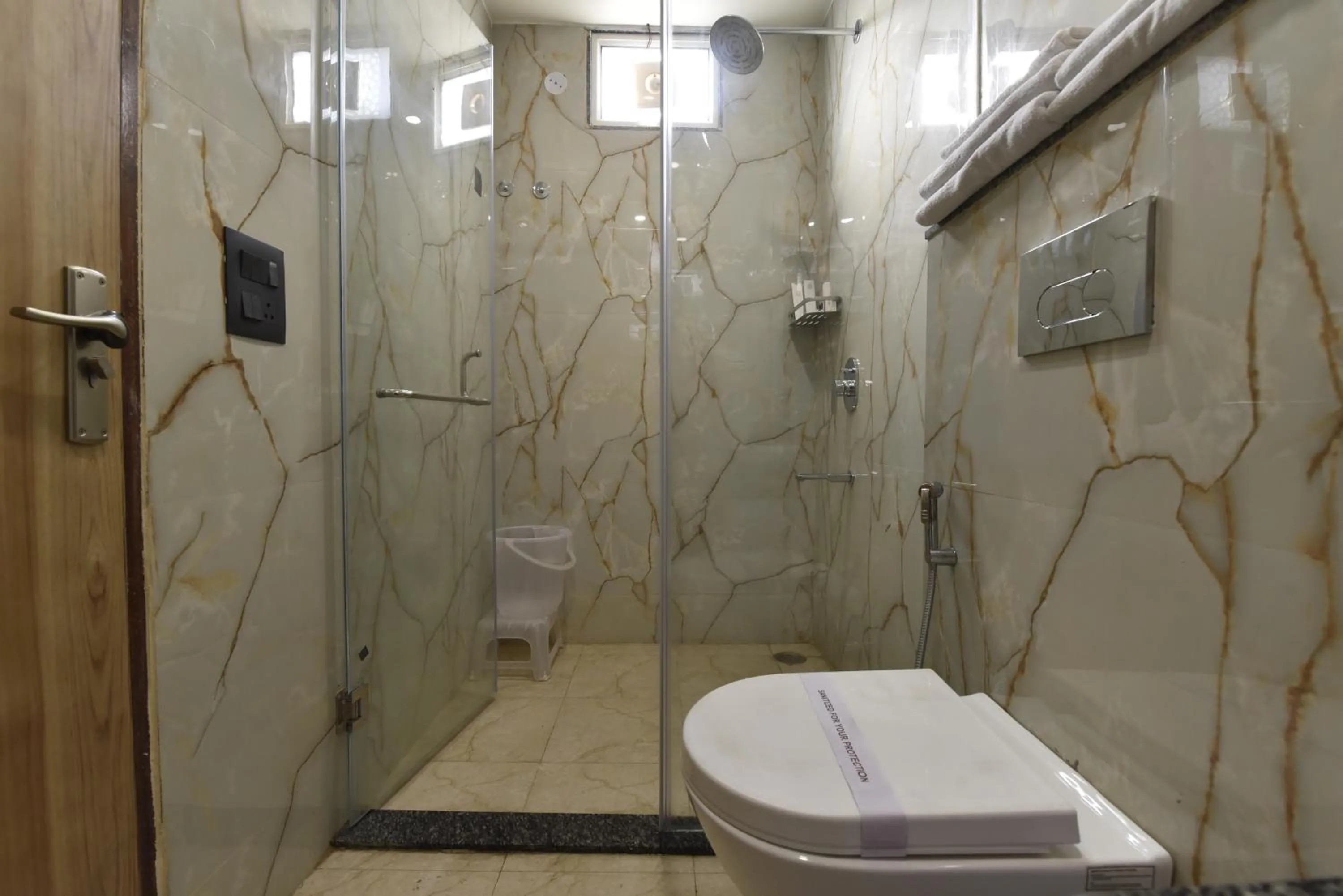 Bathroom in Hotel Anju Shree Inn-Near Jaipur Airport Terminal 1