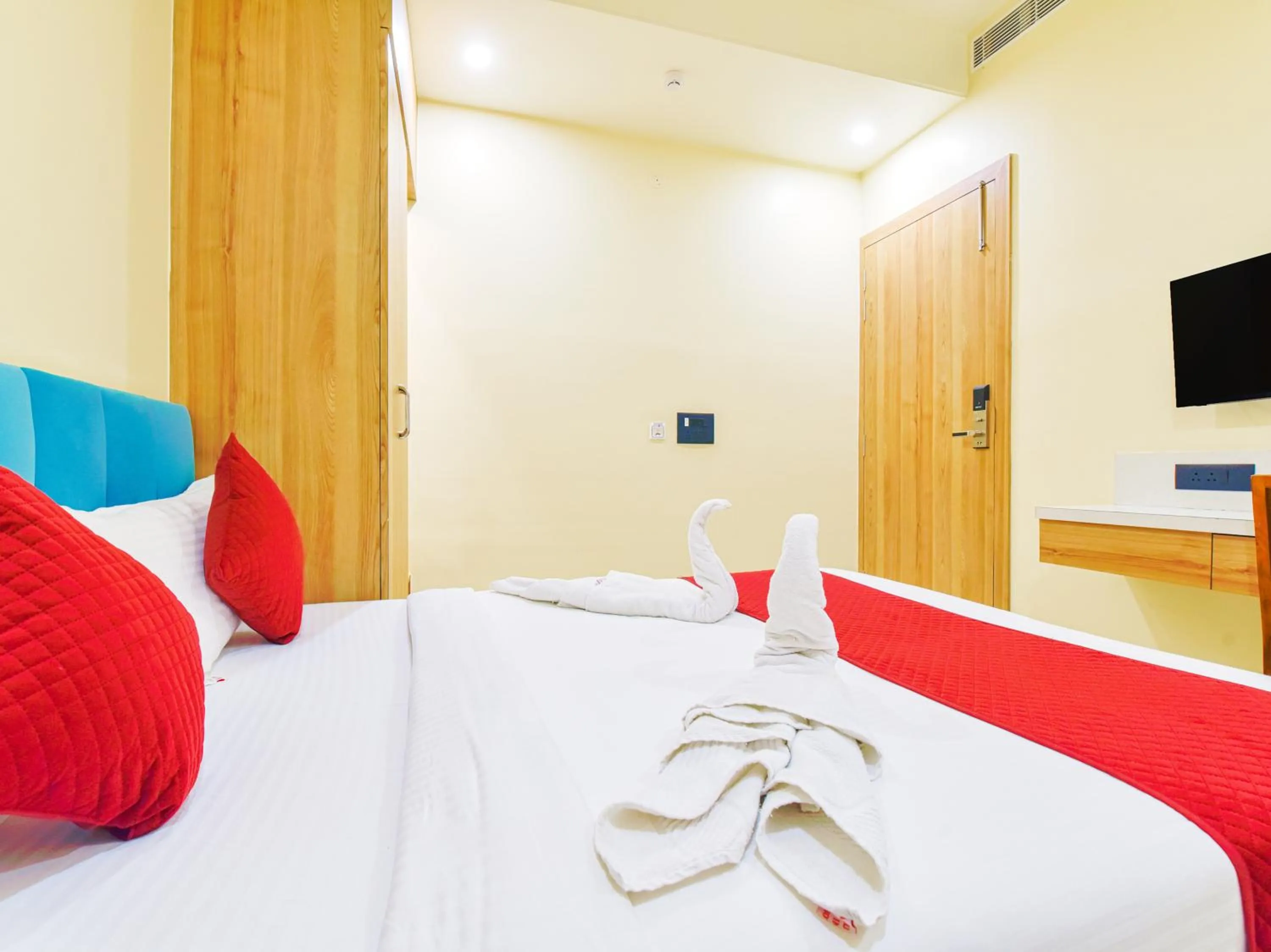 Bed in Hotel Anju Shree Inn-Near Jaipur Airport Terminal 1