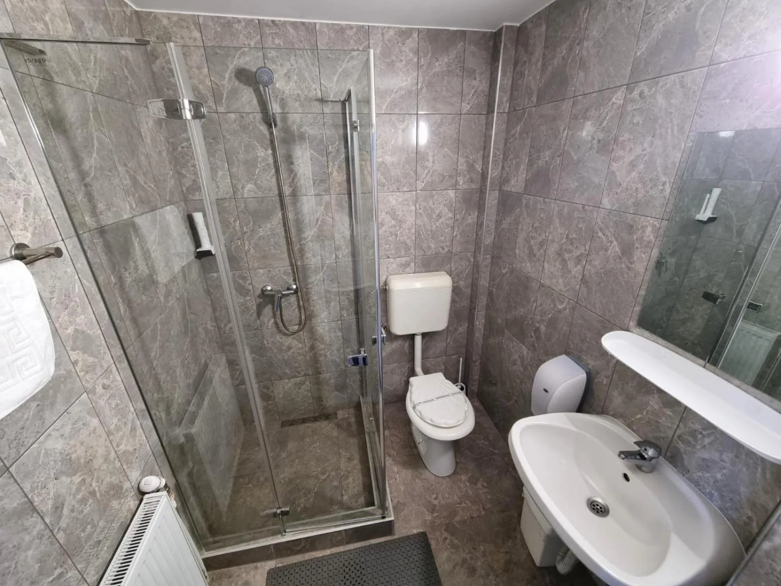 Shower in Filo Hotel Wellness & Spa