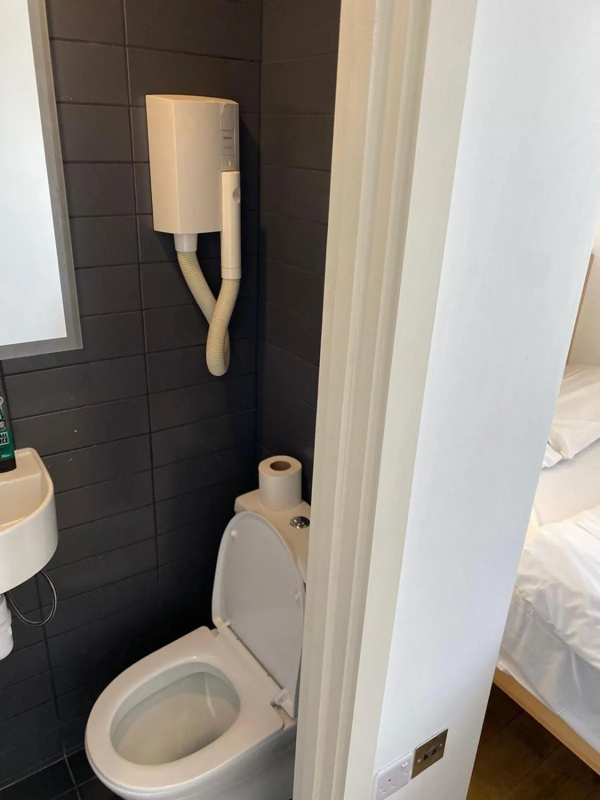 Bathroom in Exhibition Court Hotel 4