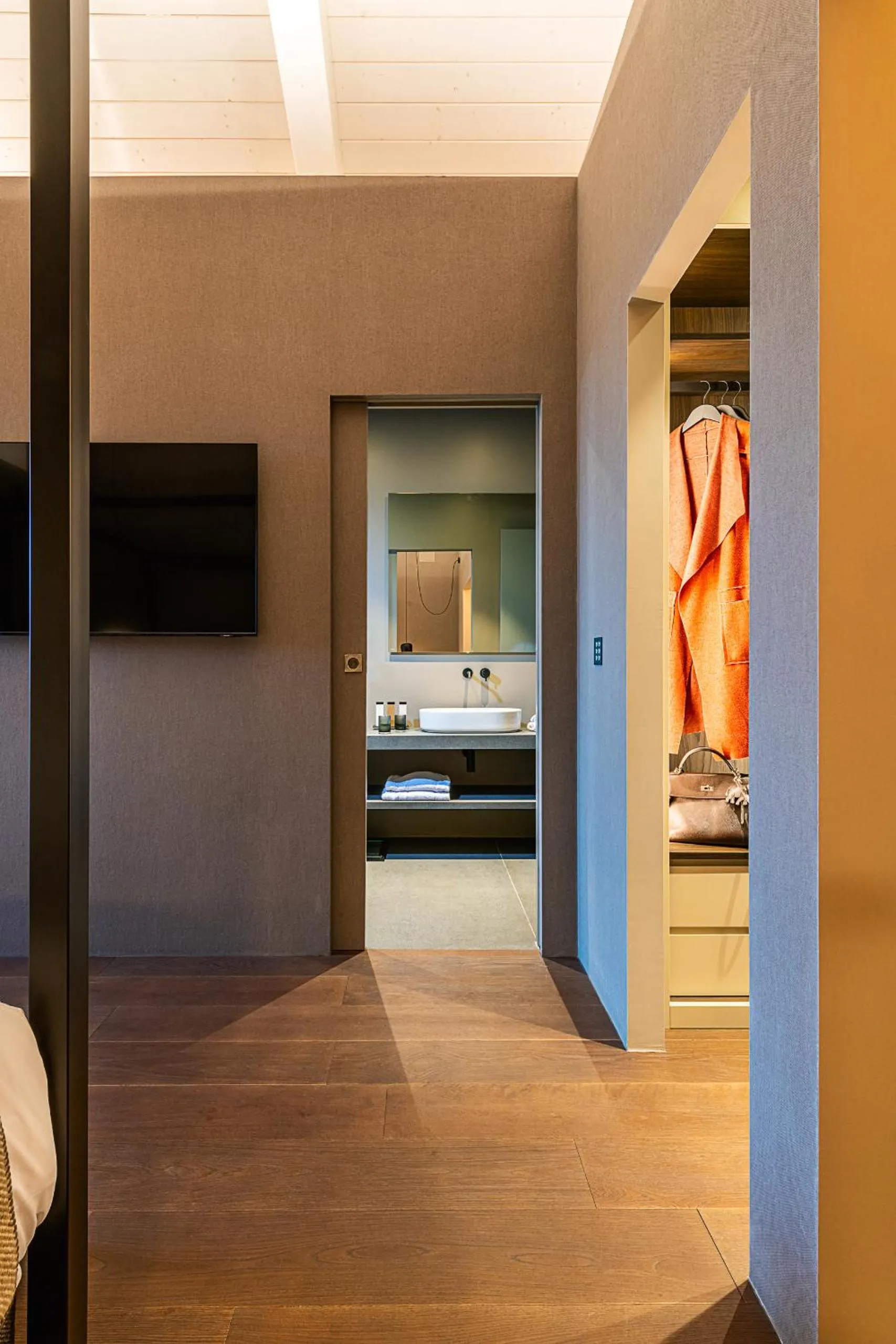 Photo of the whole room, Bed in Le Cattedrali Relais by Laqua Collection