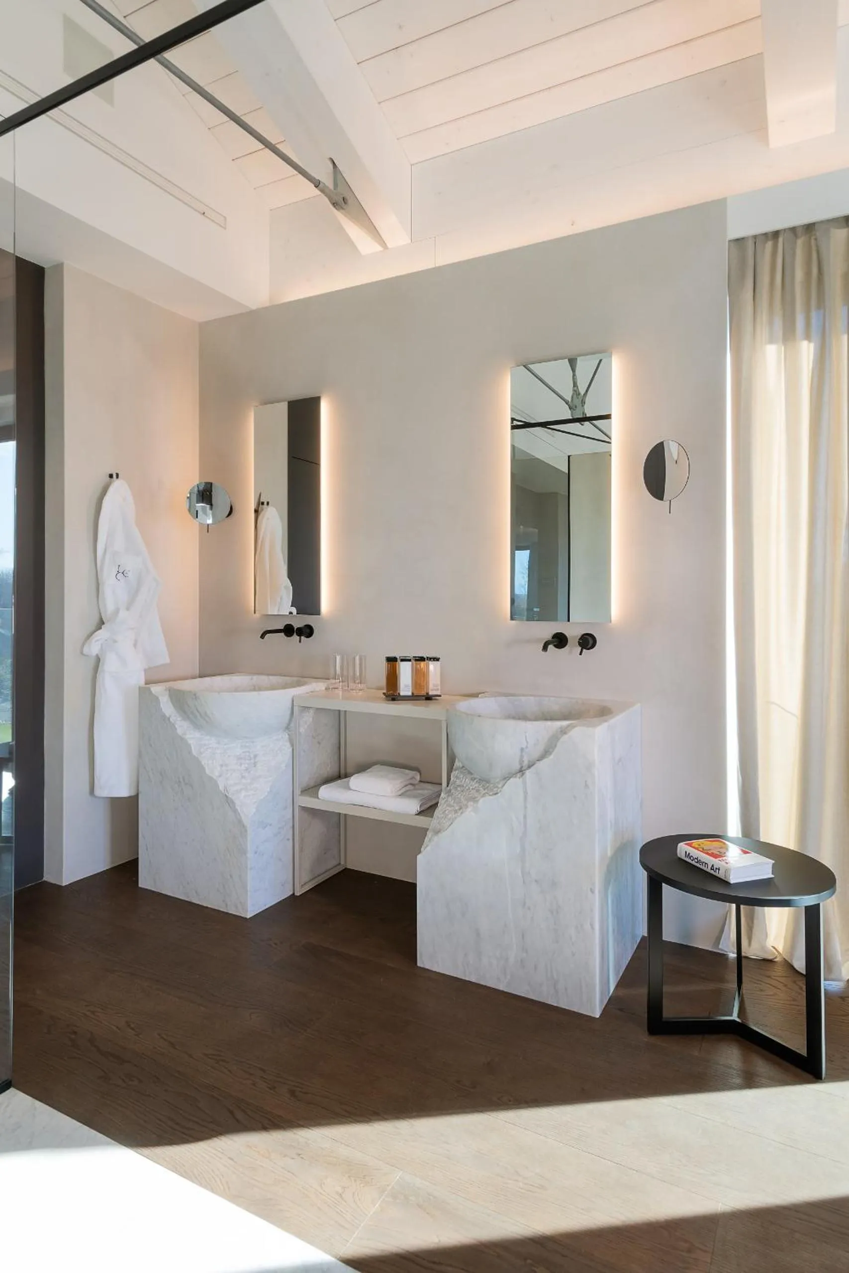 Bathroom in Le Cattedrali Relais by Laqua Collection