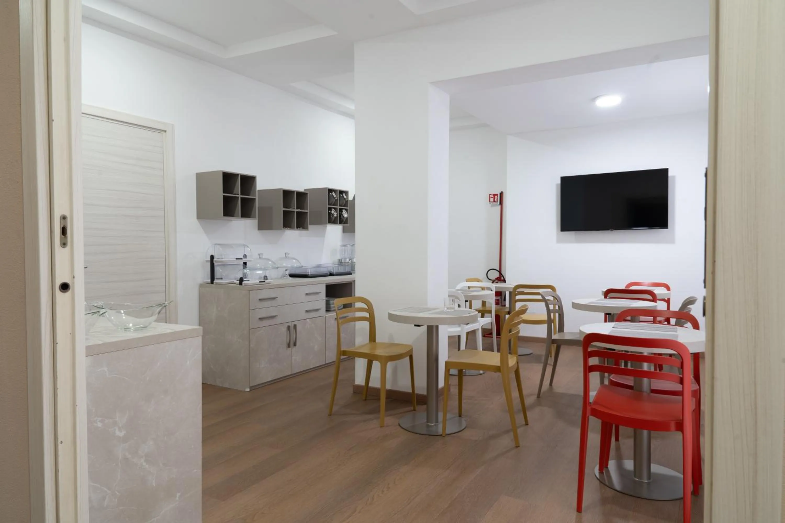 Breakfast in THE SUN HOTEL BOUTIQUE NAPOLI