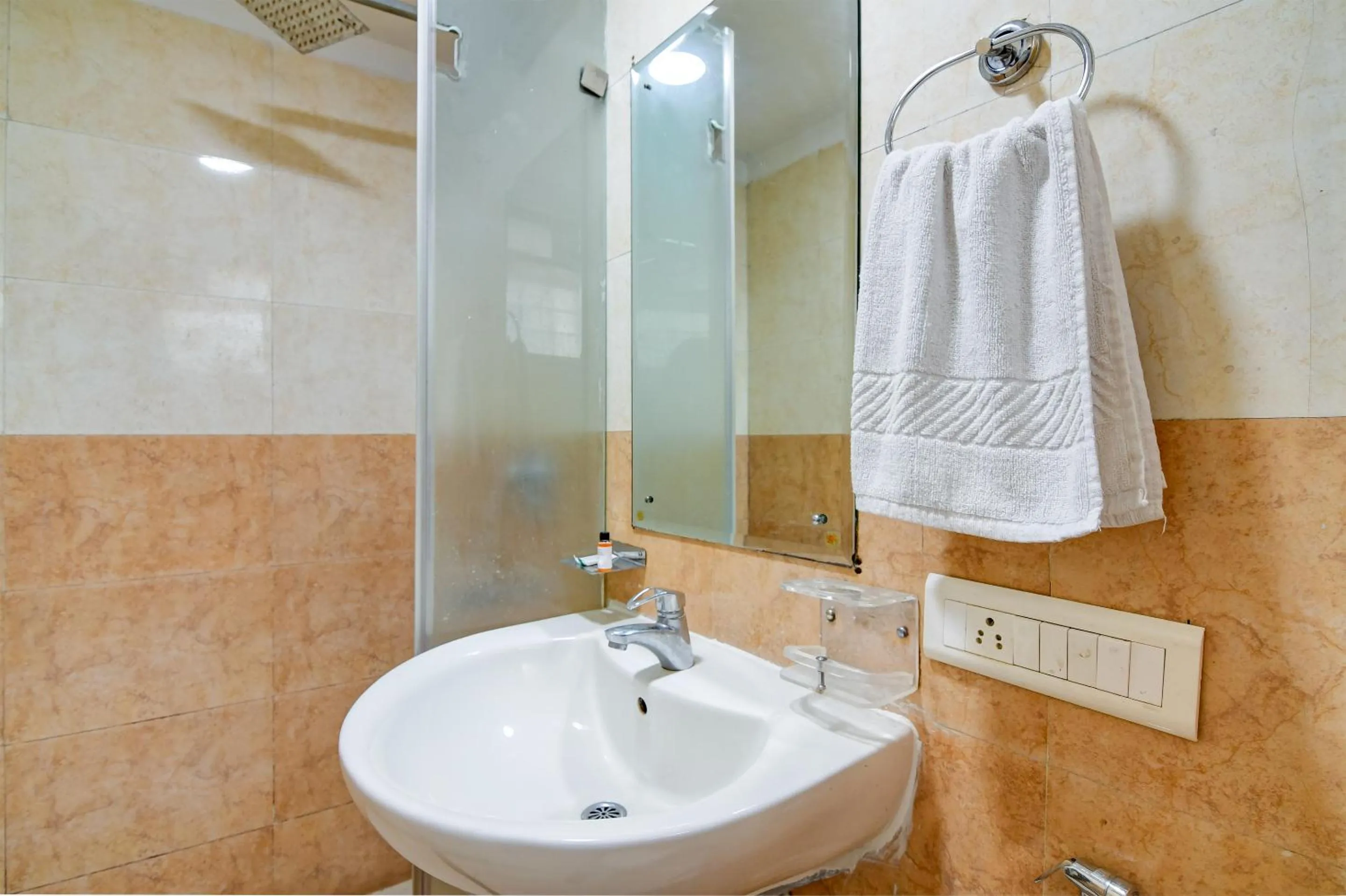 Bathroom in Hotel Q Inn