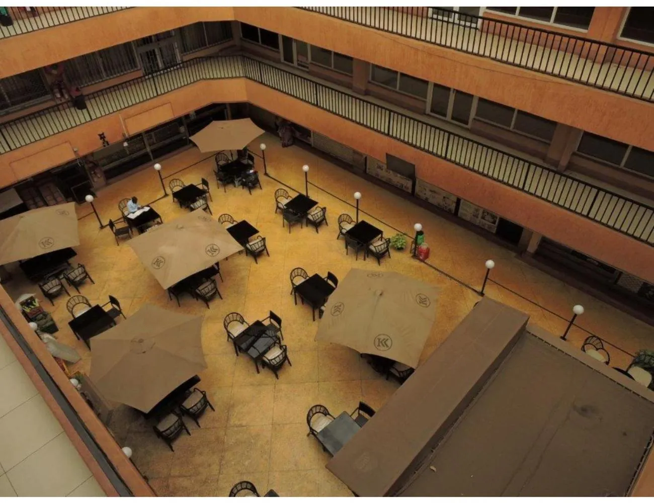 Restaurant/places to eat in Sky Hotel Nairobi