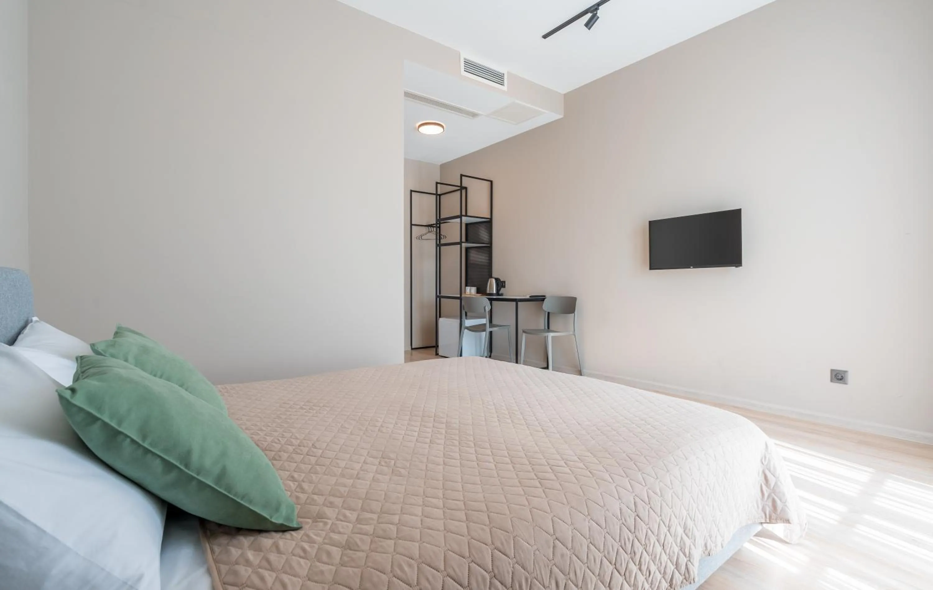 Bed in Doors Boutique Hotel