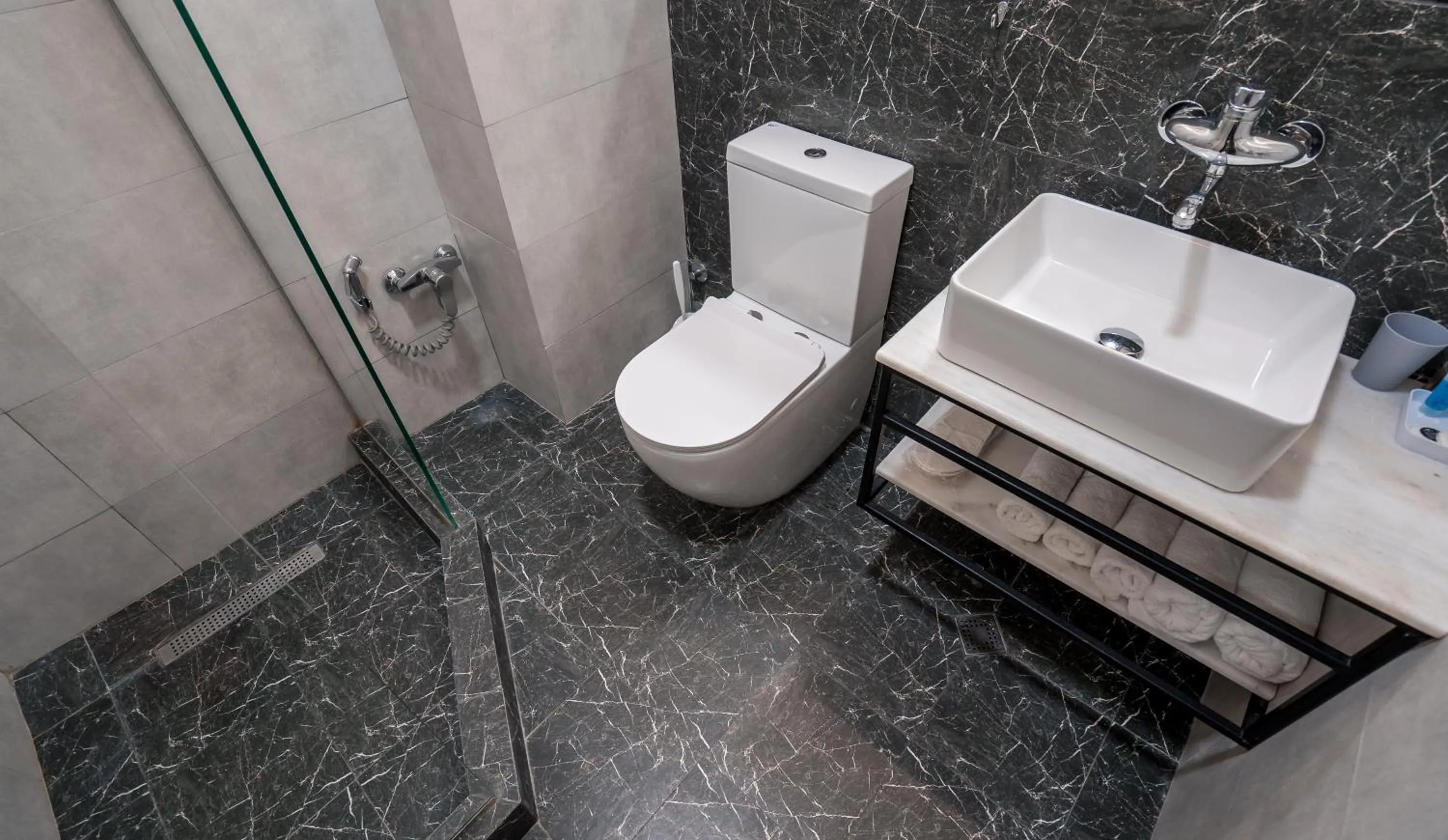 Shower in Doors Boutique Hotel