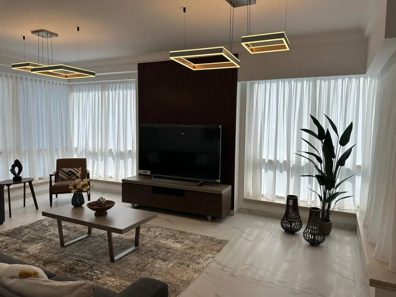 Communal lounge/ TV room in Al Mesk Tower - Dubai Marina by Golden Casa