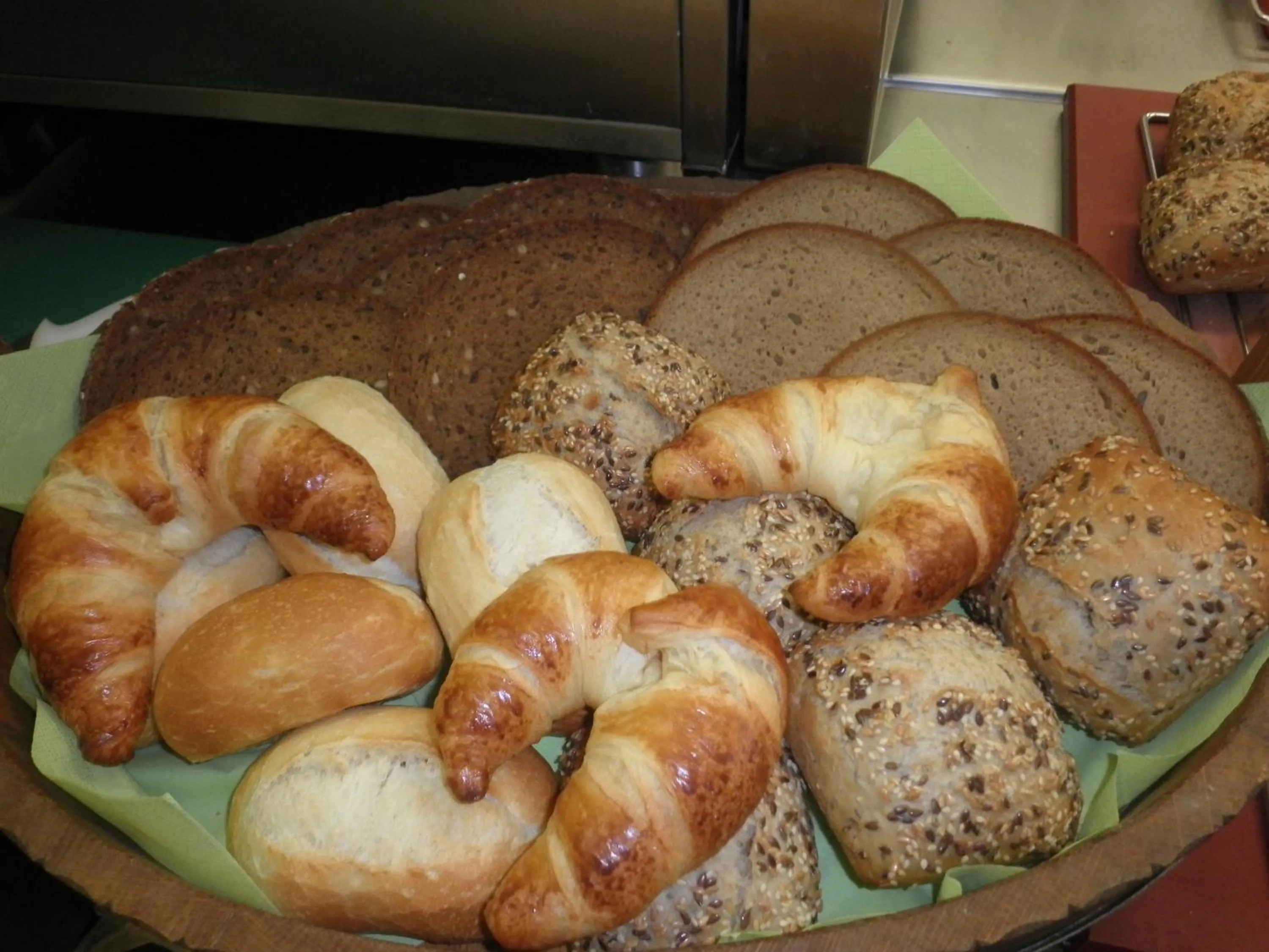 Buffet breakfast in Bennetts Restaurant und Hotel