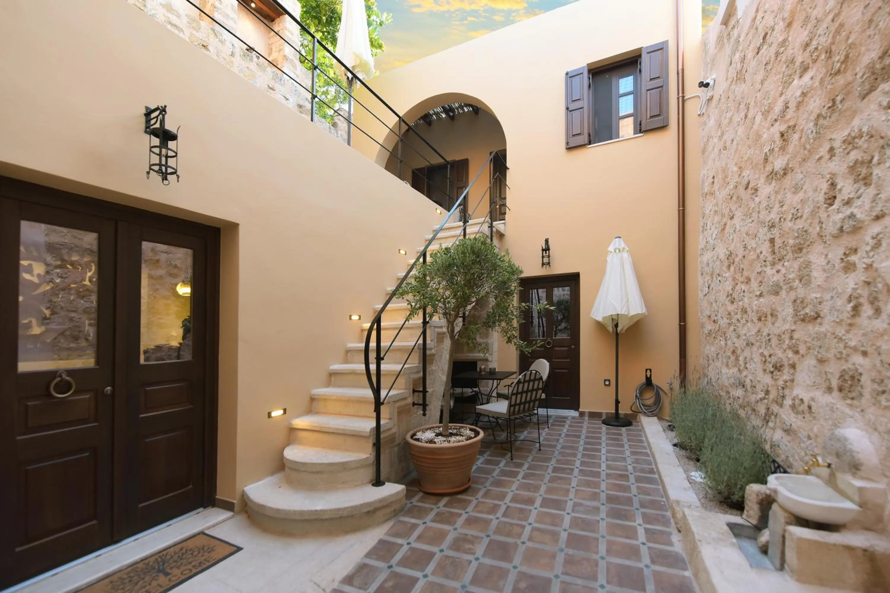 Property building in Elaia-Fos