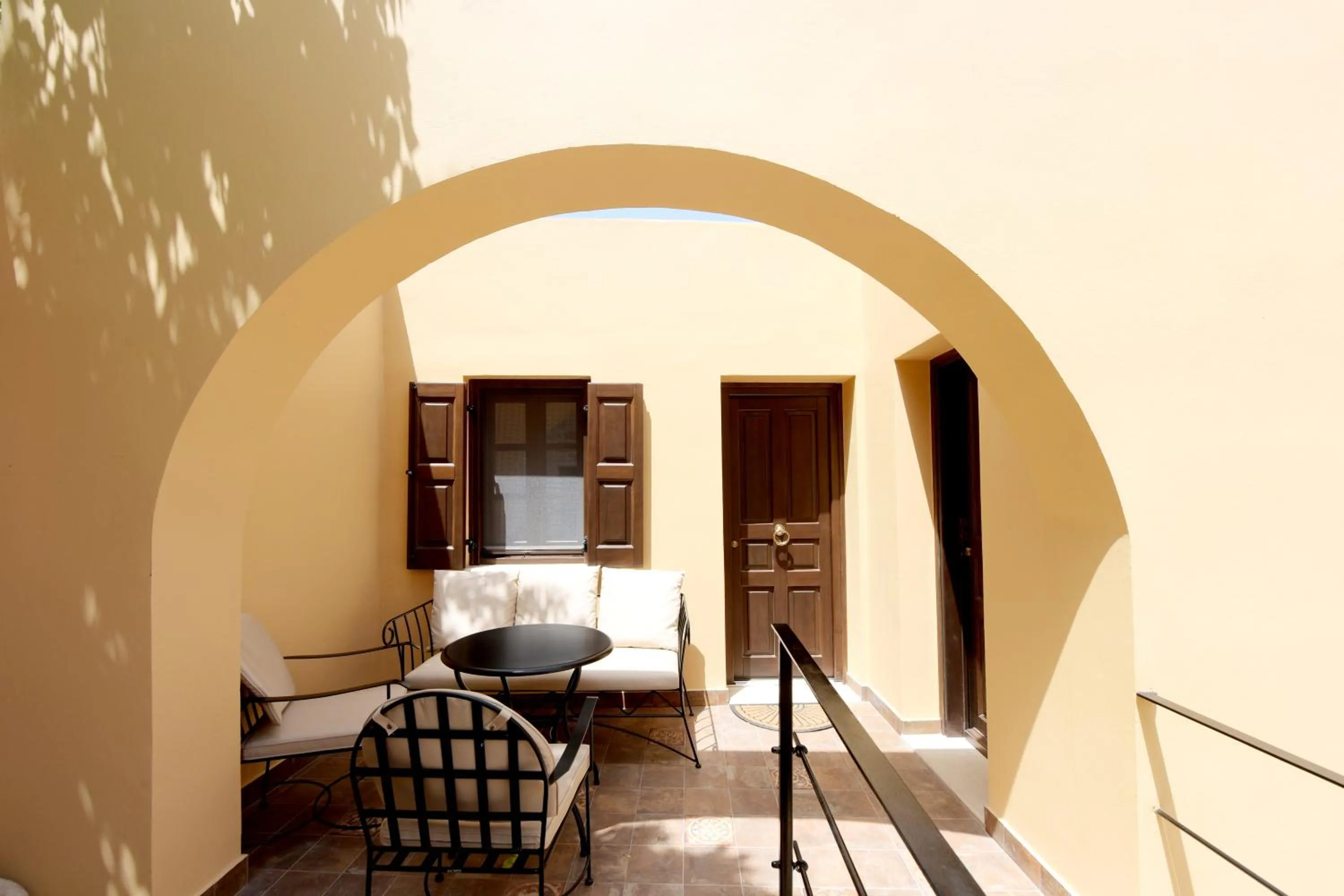 Property building in Elaia-Fos