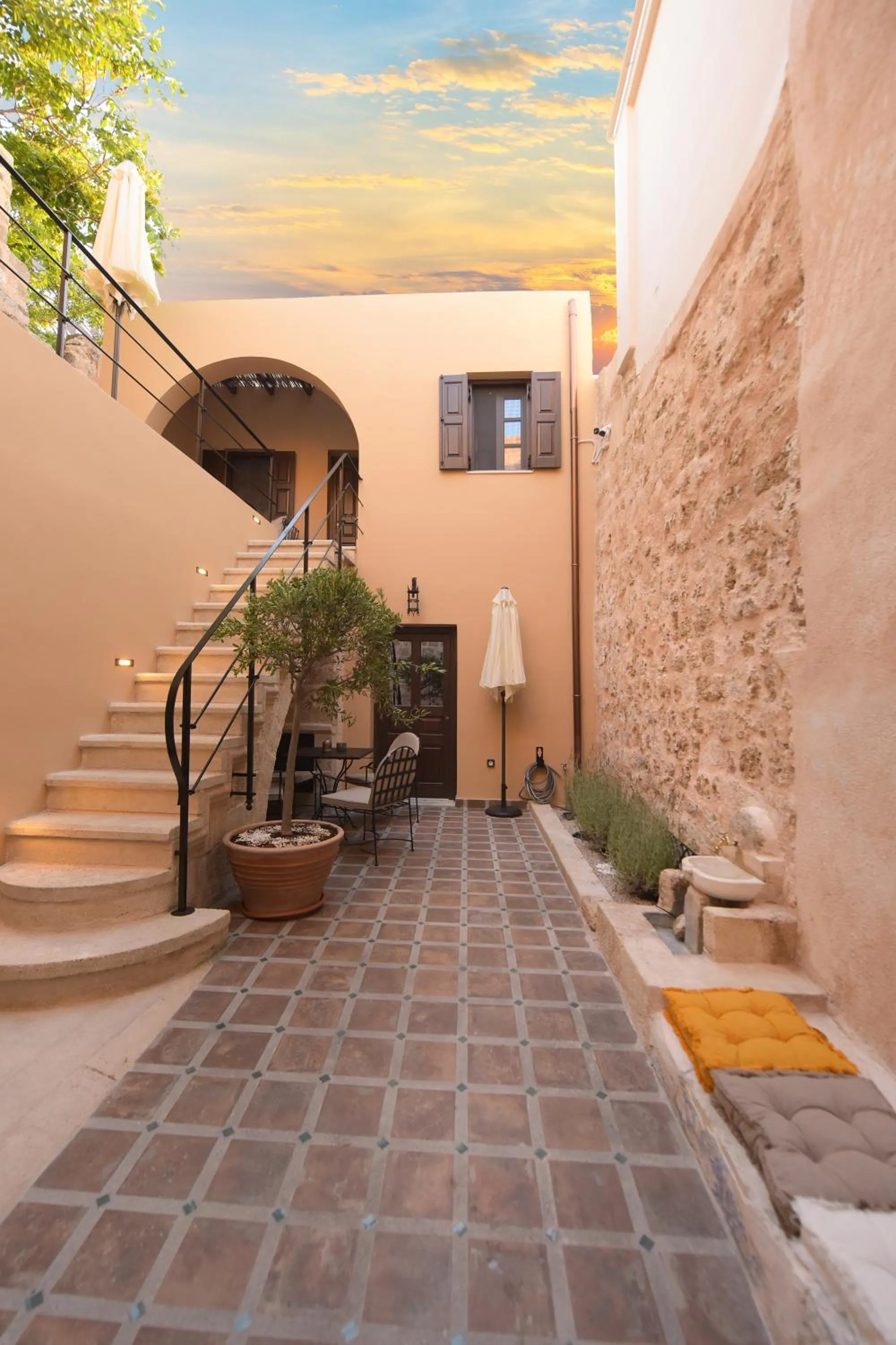 Property building in Elaia-Fos