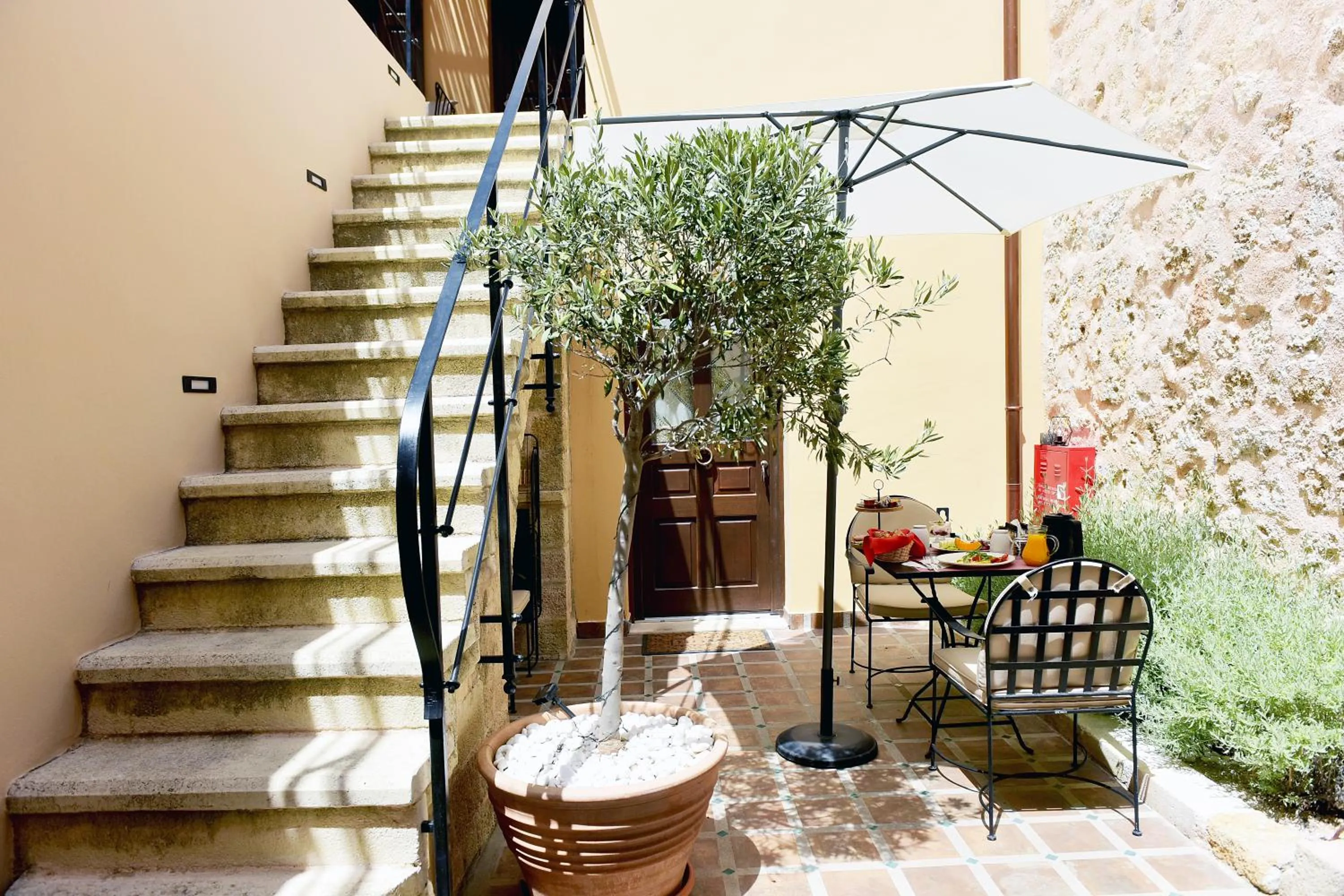 Property building in Elaia-Fos