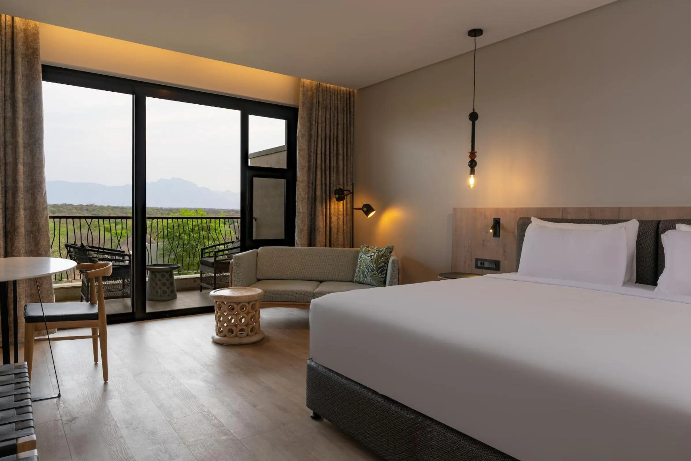 Guests, Bed in Radisson Safari Hotel Hoedspruit