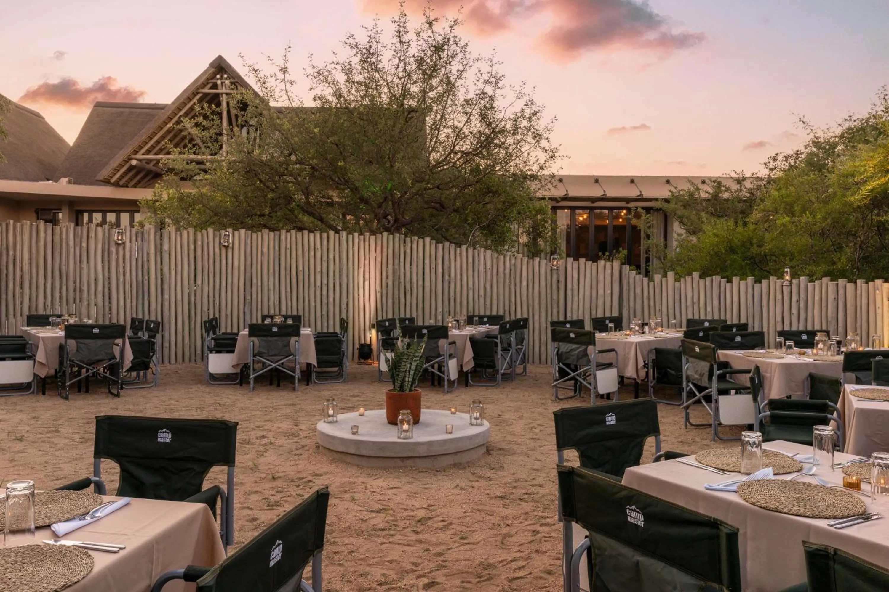 Restaurant/places to eat in Radisson Safari Hotel Hoedspruit