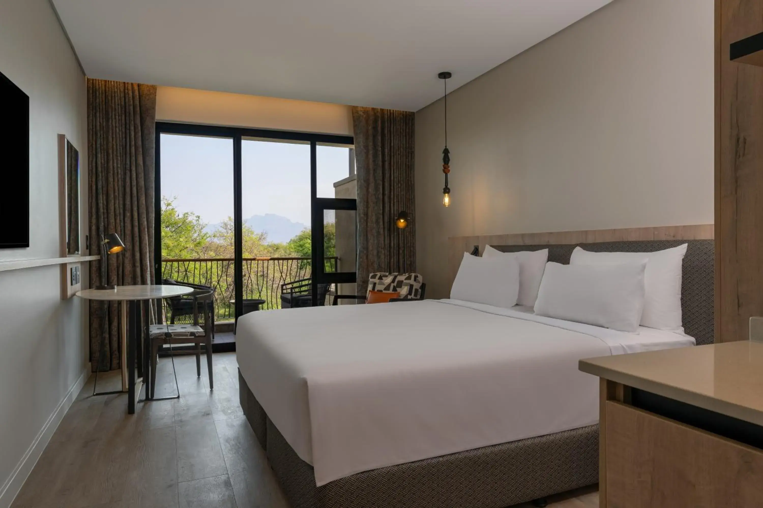 Standard Room with Drakensberg Mountain View in Radisson Safari Hotel Hoedspruit Standard Room with Drakensberg Mountain View in Radisson Safari Hotel Hoedspruit