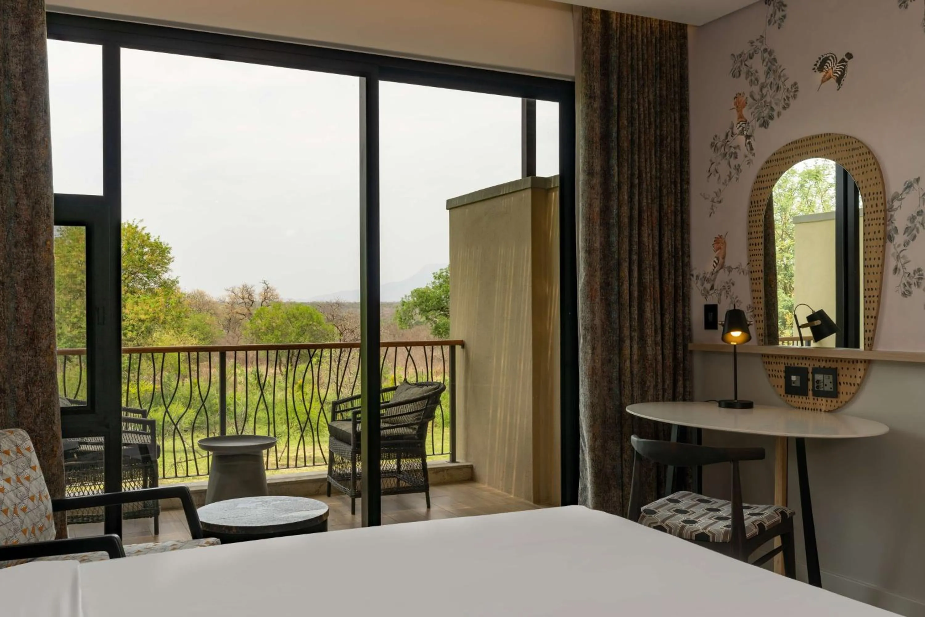 Bedroom, Bed in Radisson Safari Hotel Hoedspruit