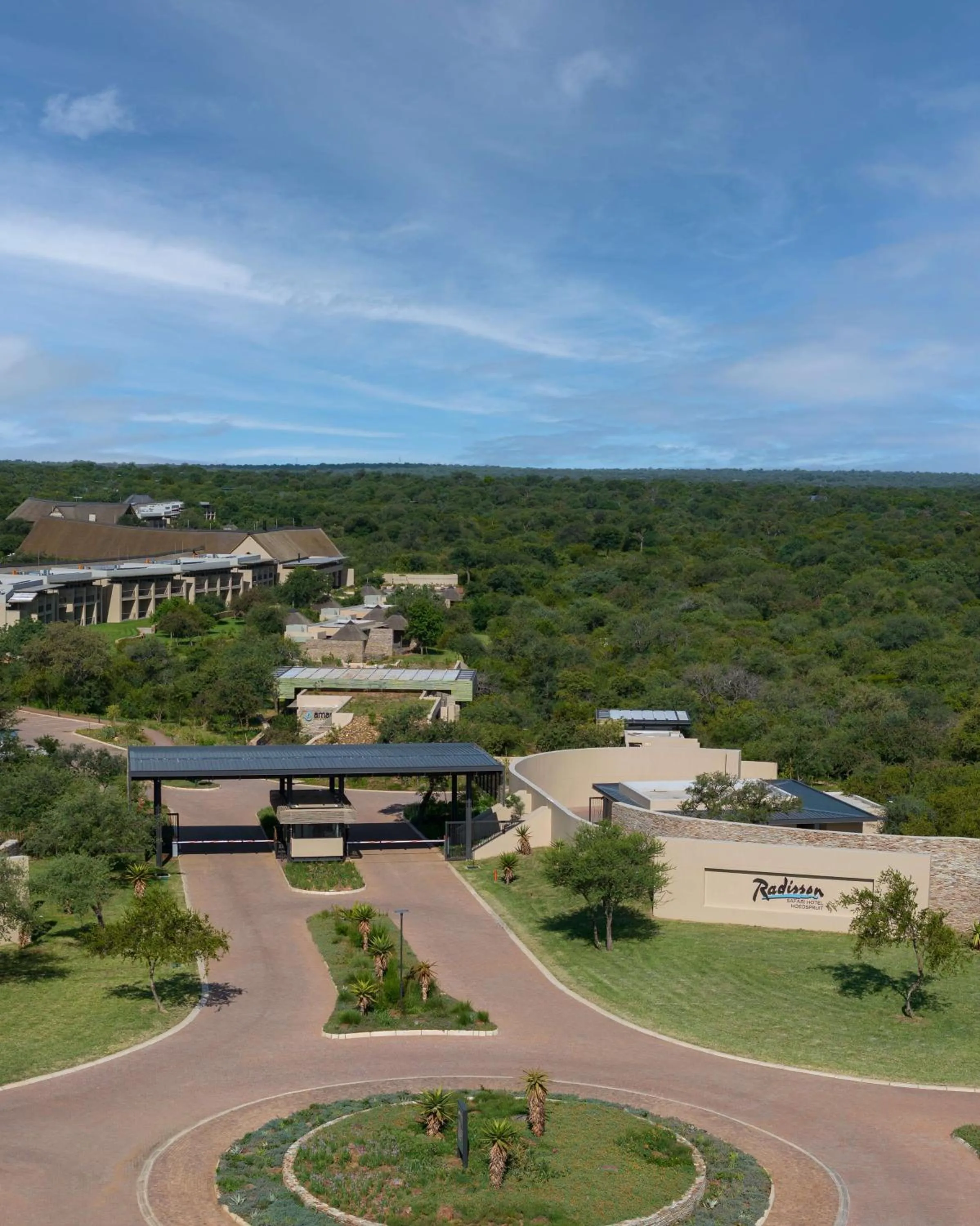 Property building in Radisson Safari Hotel Hoedspruit