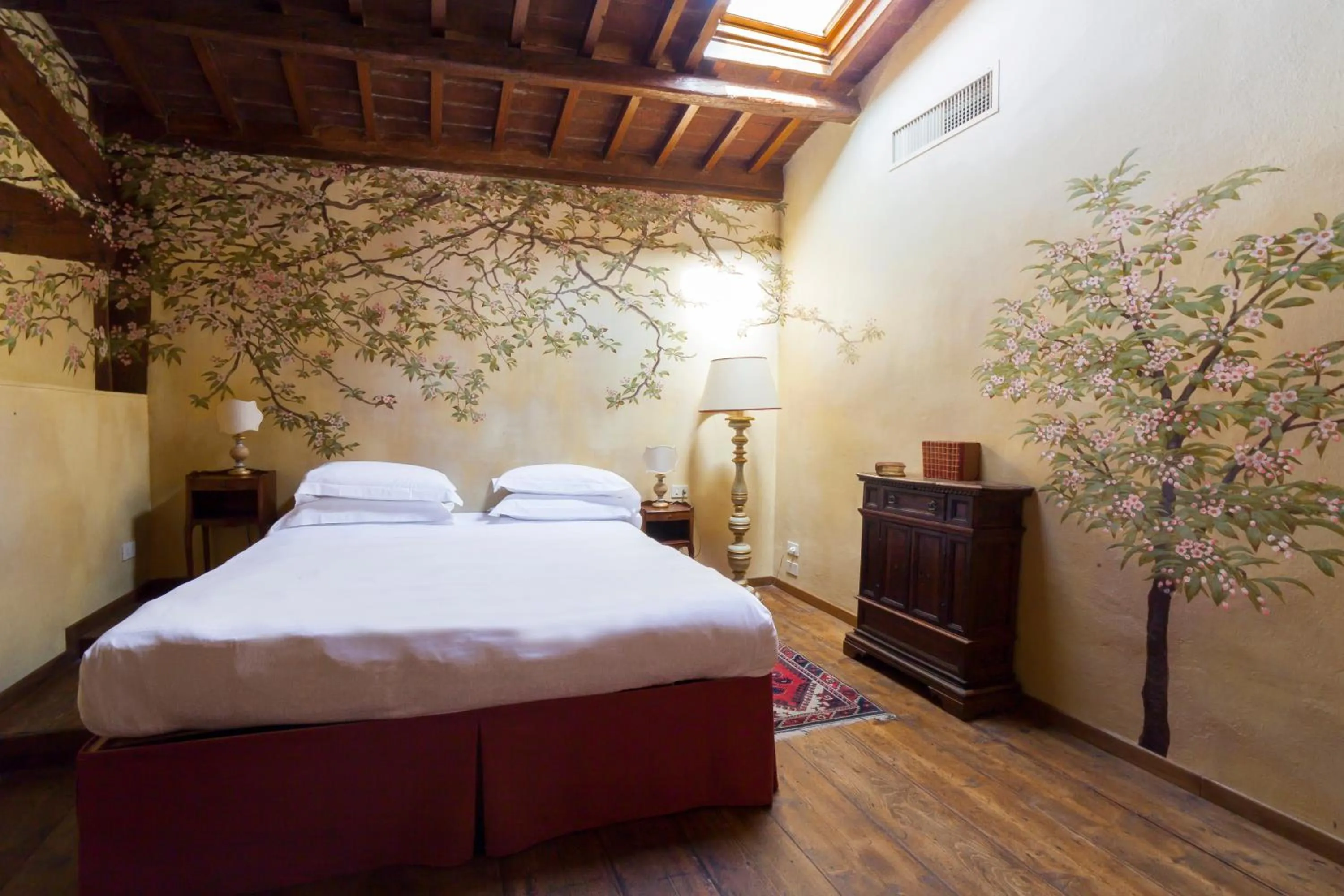 Bedroom, Bed in Hotel Torre di Bellosguardo