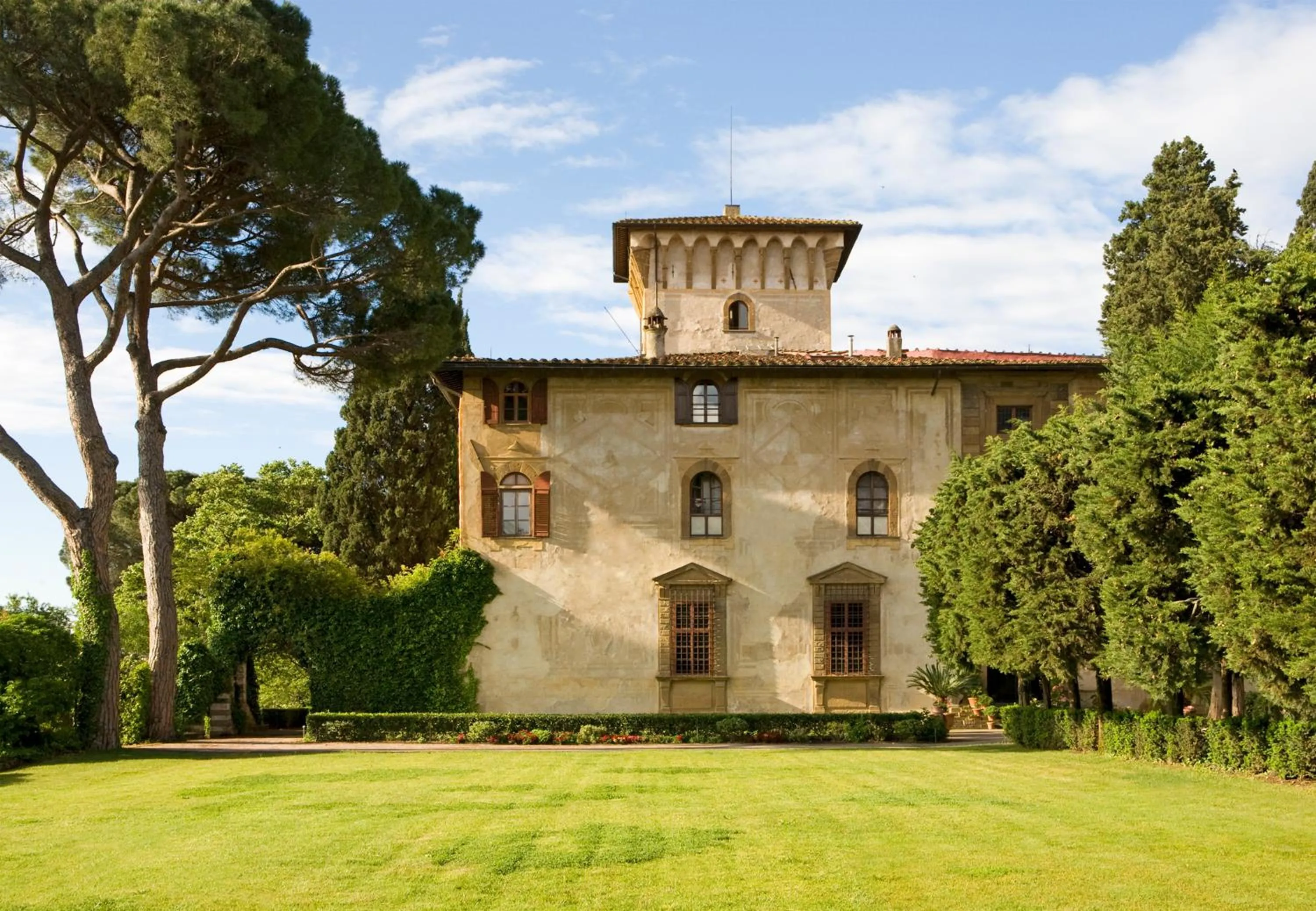 Facade/entrance in Hotel Torre di Bellosguardo
