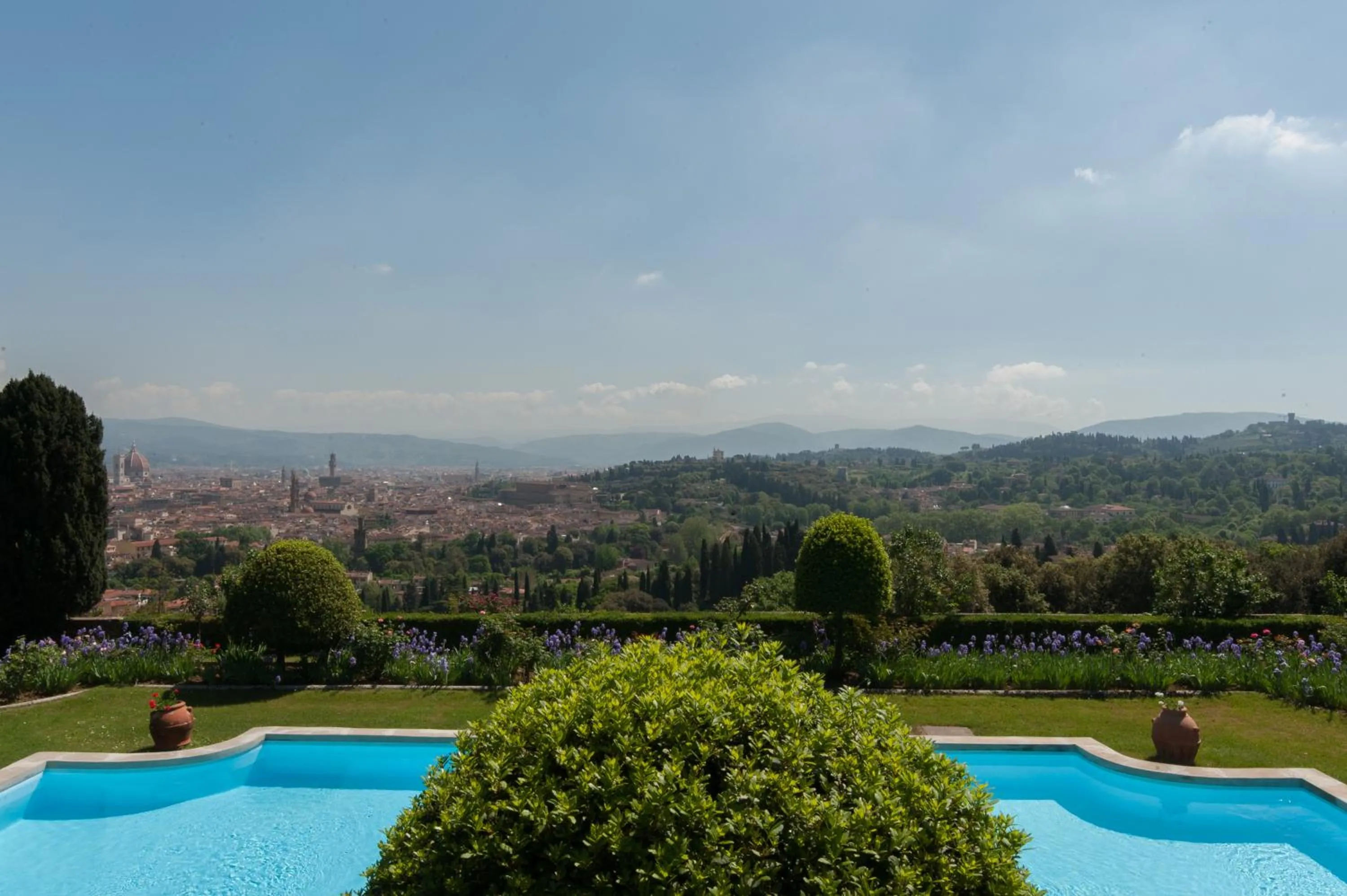 Swimming pool in Hotel Torre di Bellosguardo