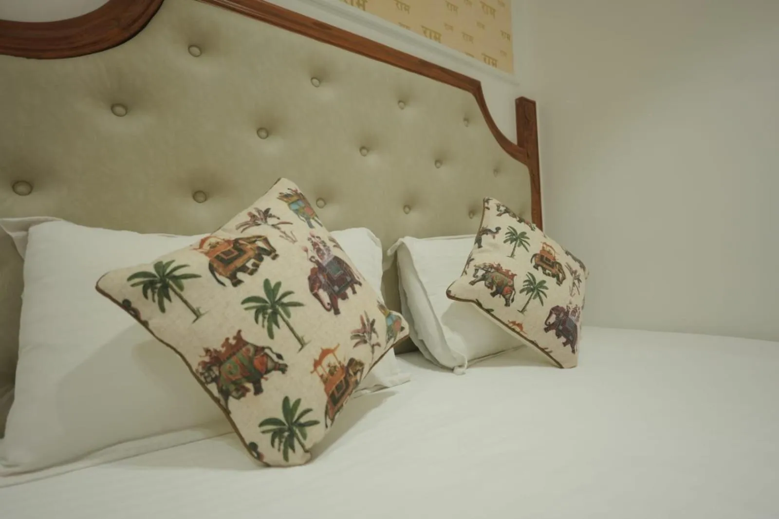 Bed in Shri Ram Paying Guest House Premium Rooms