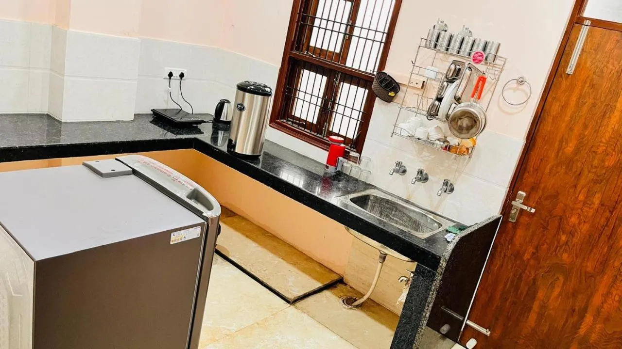 Shri Ram Paying Guest House Premium Rooms