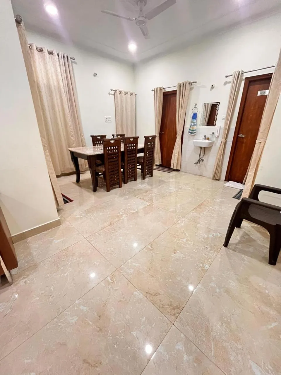 Shri Ram Paying Guest House Premium Rooms